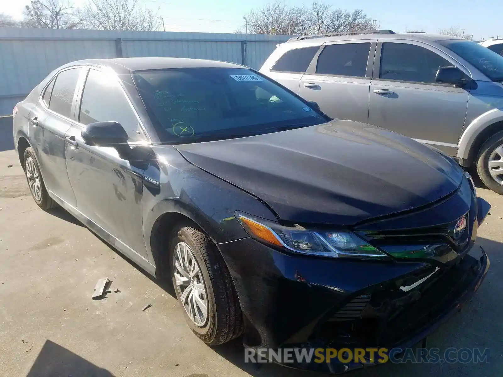 1 Photograph of a damaged car 4T1C31AK6LU519203 TOYOTA CAMRY 2020