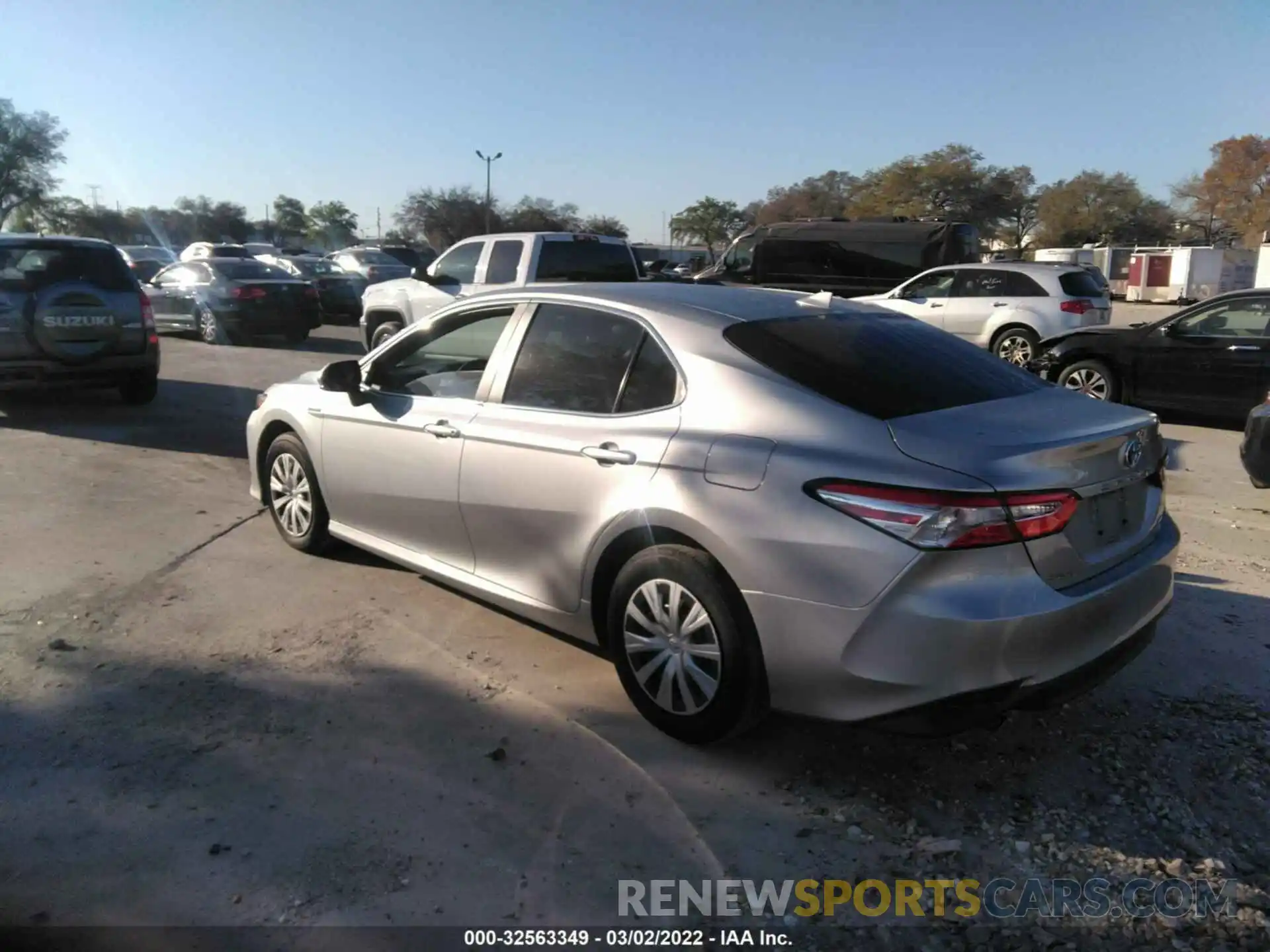 3 Photograph of a damaged car 4T1C31AK6LU521100 TOYOTA CAMRY 2020