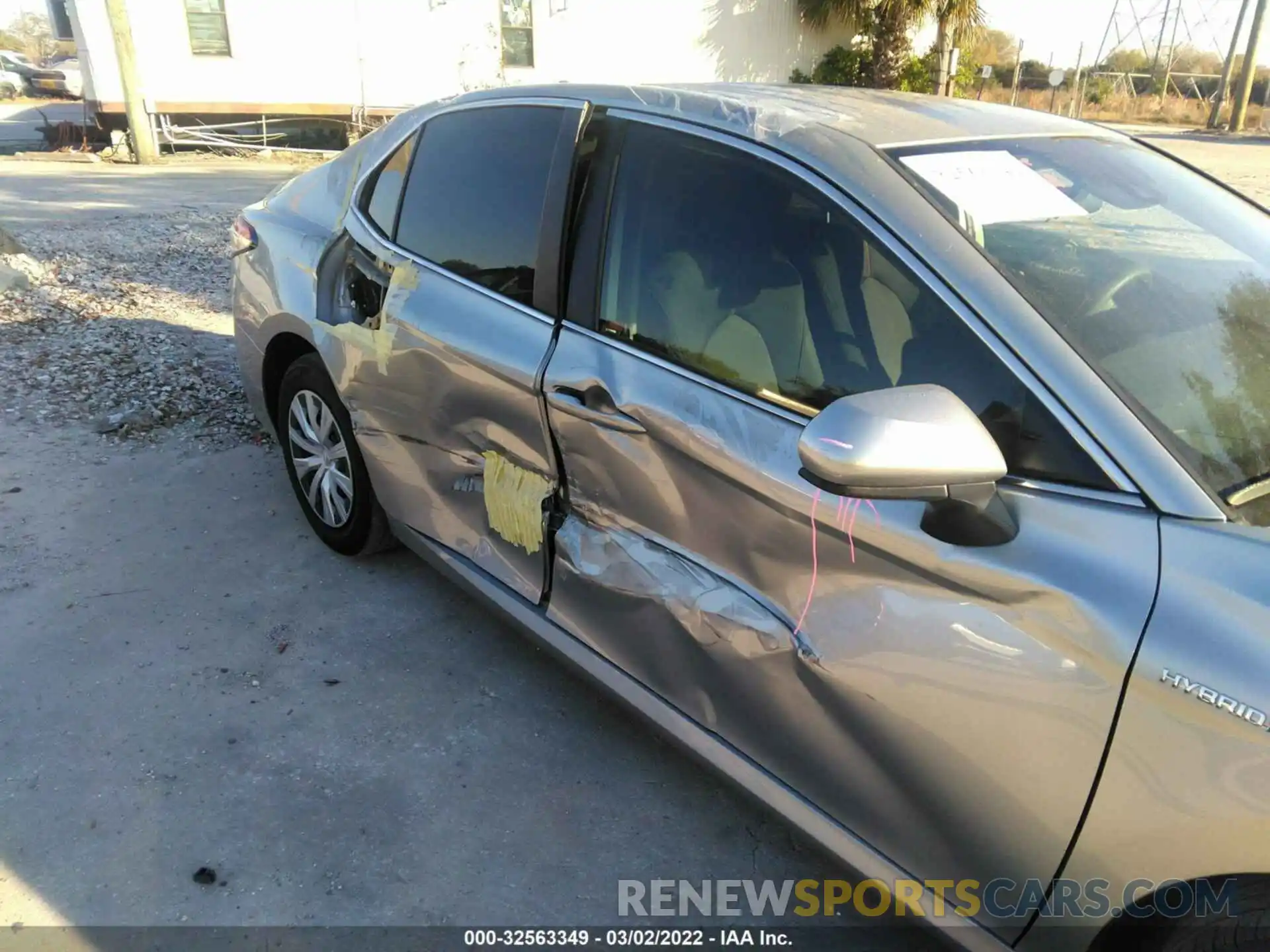 5 Photograph of a damaged car 4T1C31AK6LU521100 TOYOTA CAMRY 2020