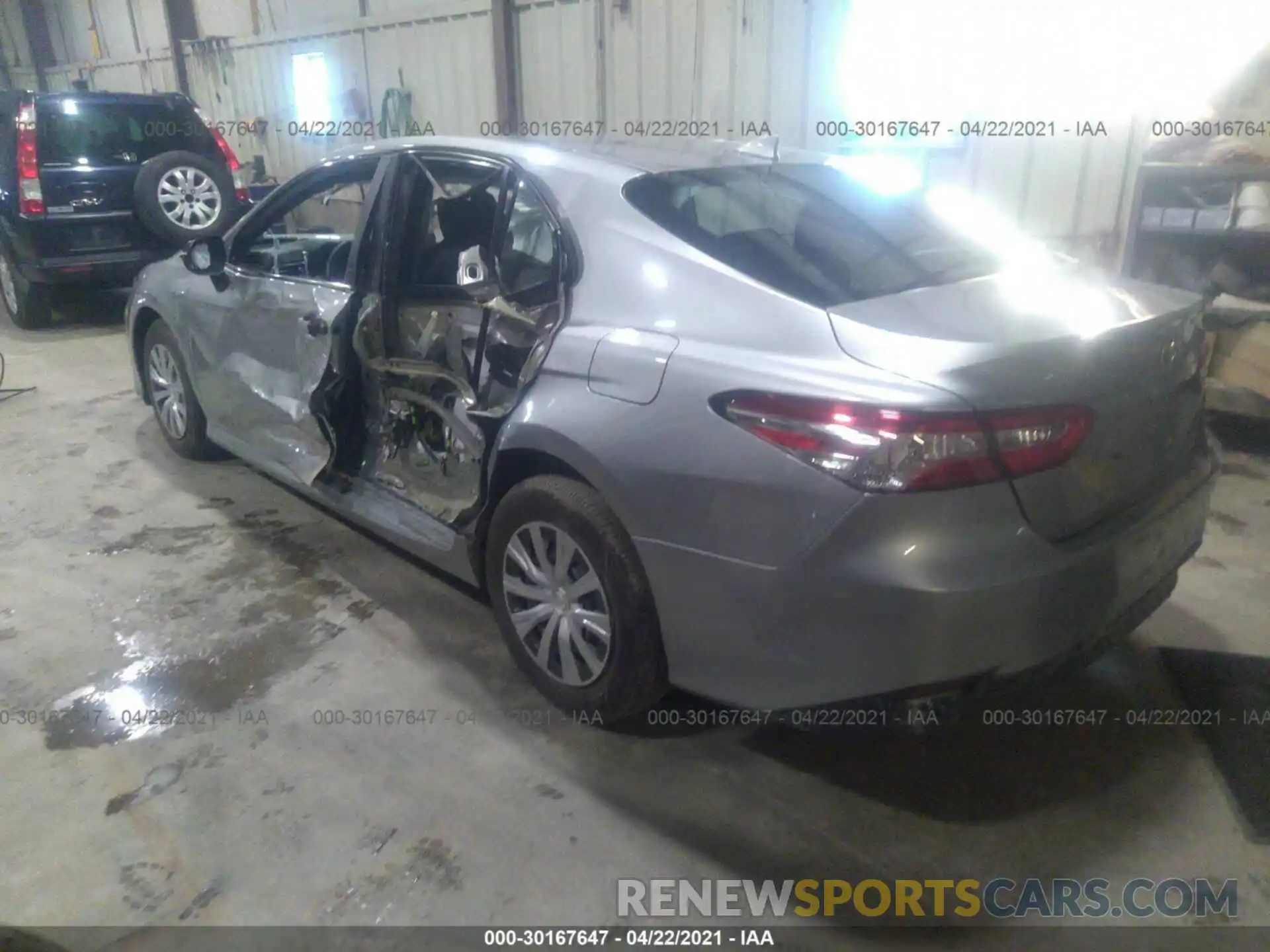 3 Photograph of a damaged car 4T1C31AK6LU522439 TOYOTA CAMRY 2020