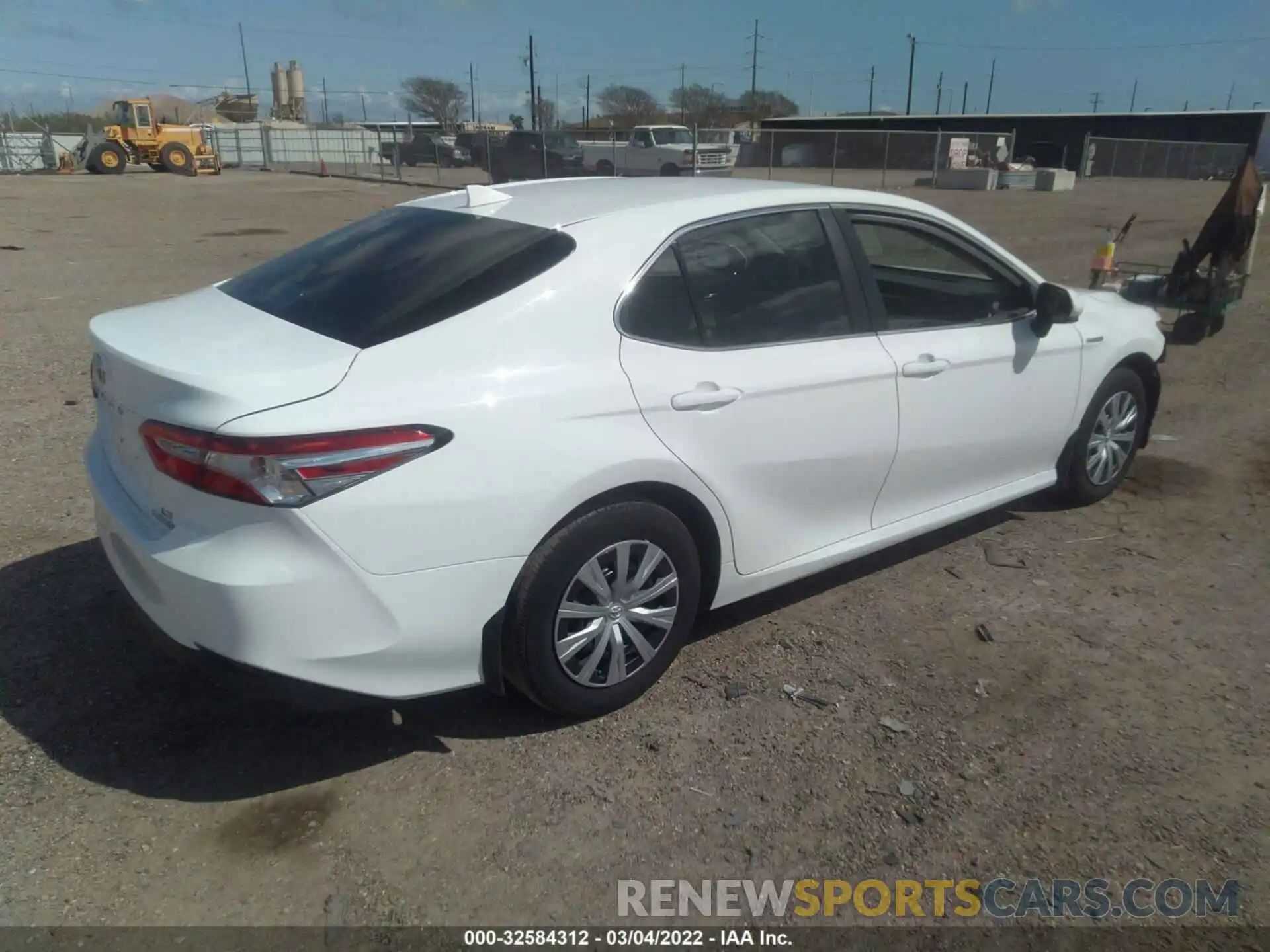 4 Photograph of a damaged car 4T1C31AK6LU527785 TOYOTA CAMRY 2020