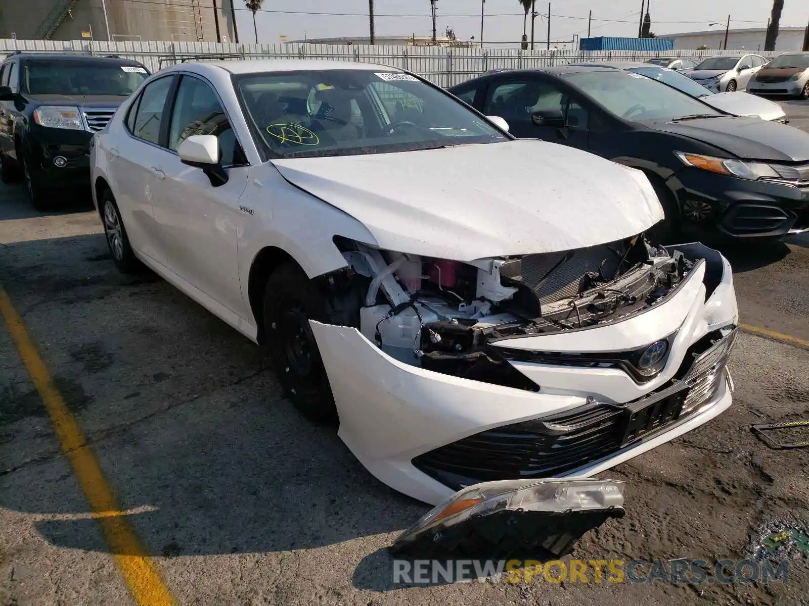 1 Photograph of a damaged car 4T1C31AK6LU537488 TOYOTA CAMRY 2020