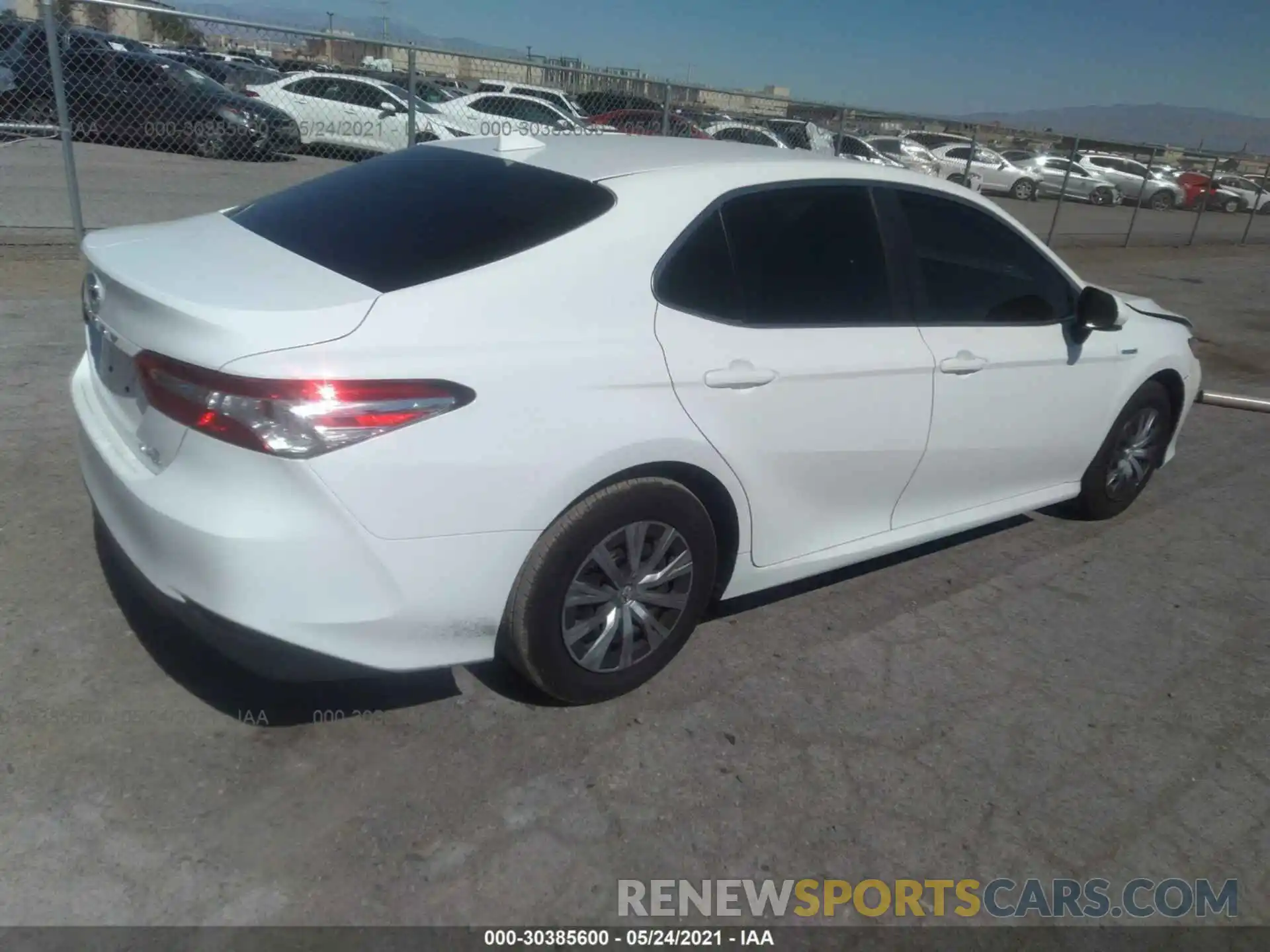 4 Photograph of a damaged car 4T1C31AK6LU545462 TOYOTA CAMRY 2020