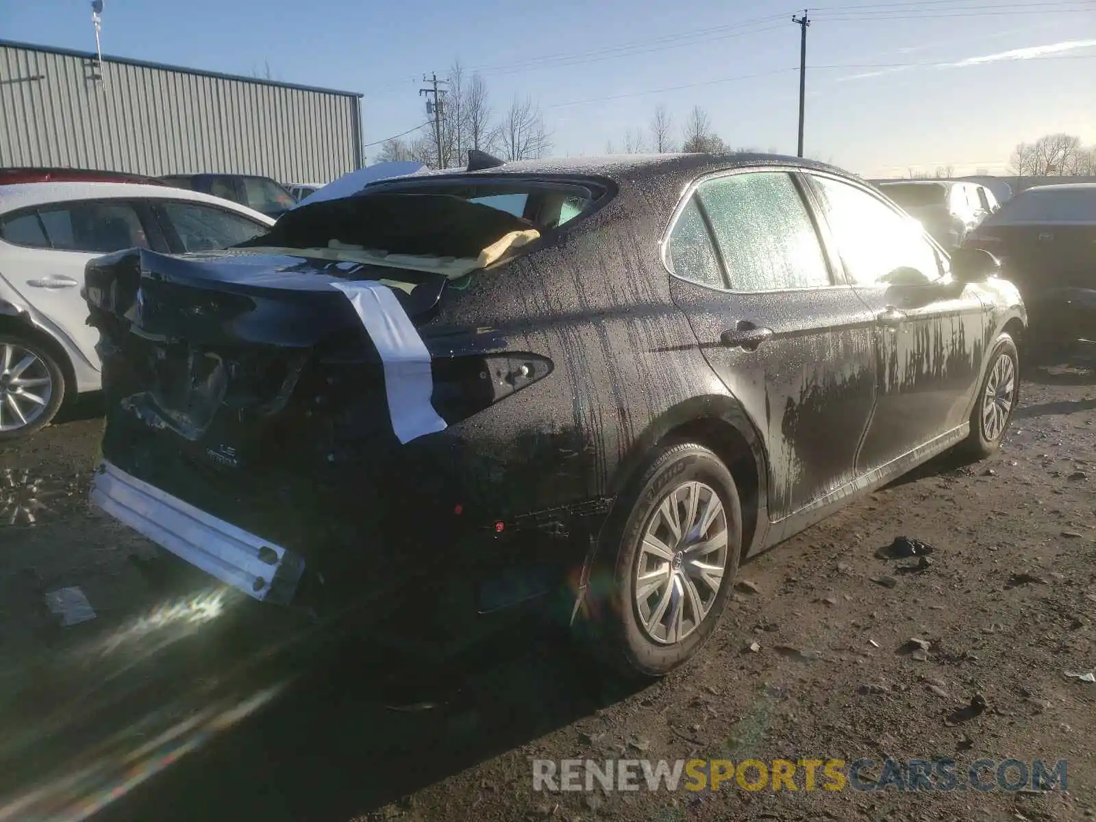 4 Photograph of a damaged car 4T1C31AK7LU518996 TOYOTA CAMRY 2020