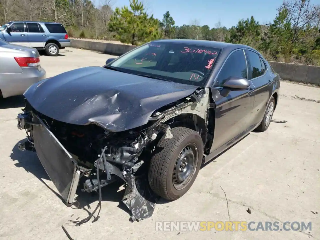 2 Photograph of a damaged car 4T1C31AK7LU520778 TOYOTA CAMRY 2020