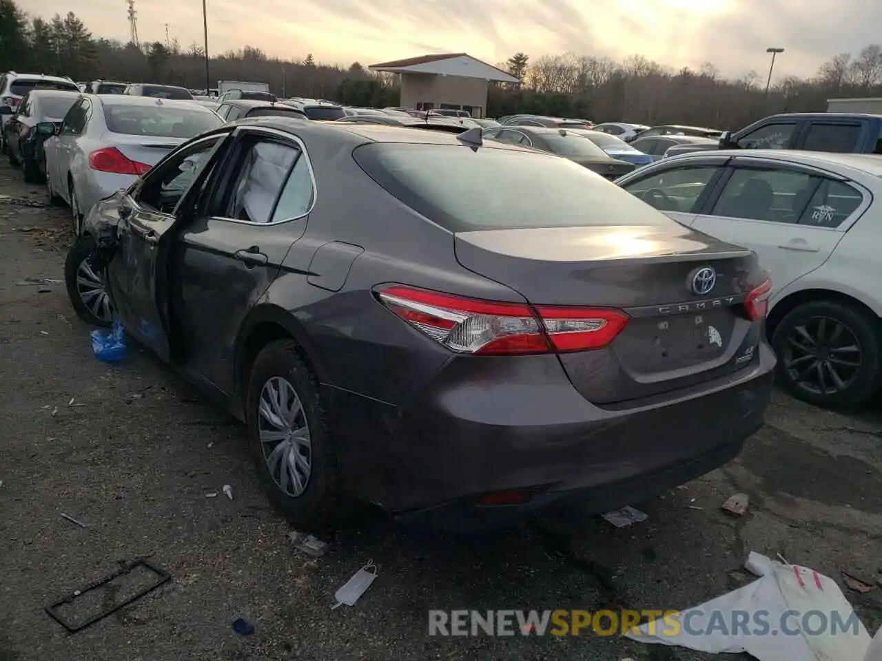 3 Photograph of a damaged car 4T1C31AK7LU523258 TOYOTA CAMRY 2020