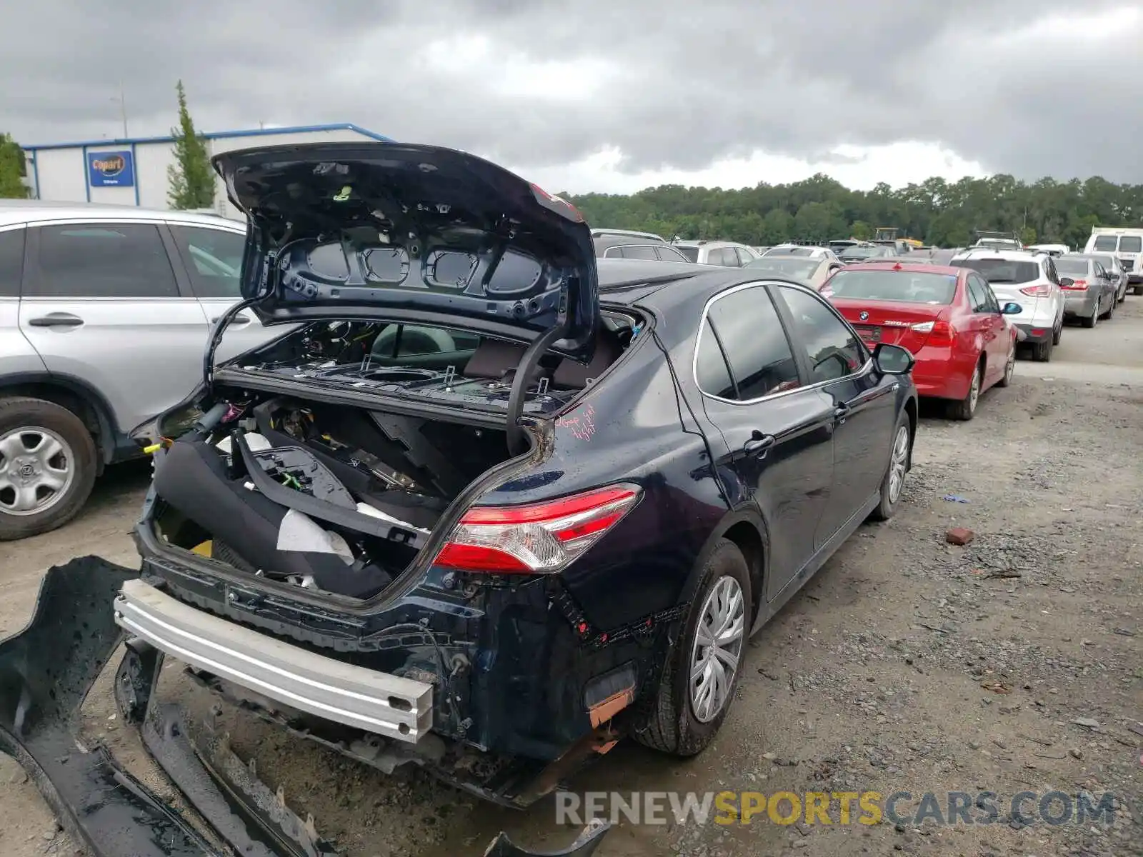 4 Photograph of a damaged car 4T1C31AK7LU523406 TOYOTA CAMRY 2020