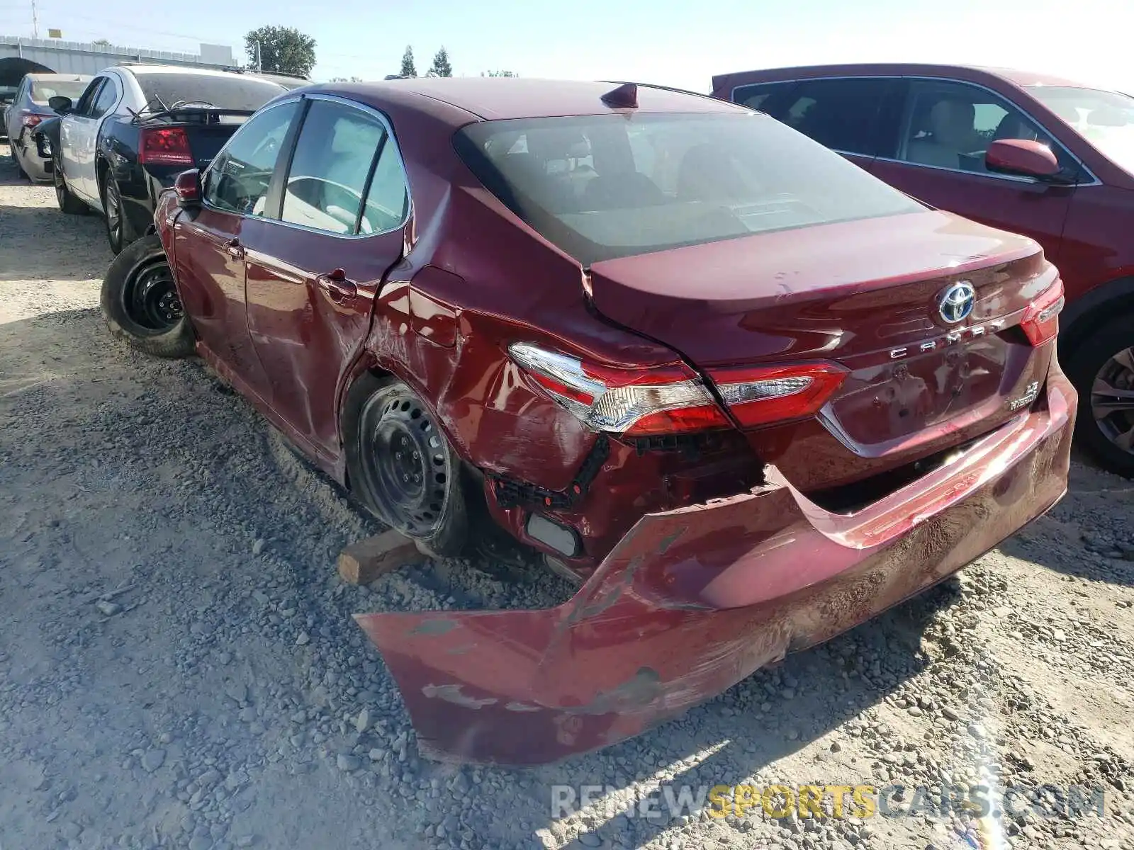 3 Photograph of a damaged car 4T1C31AK7LU527388 TOYOTA CAMRY 2020