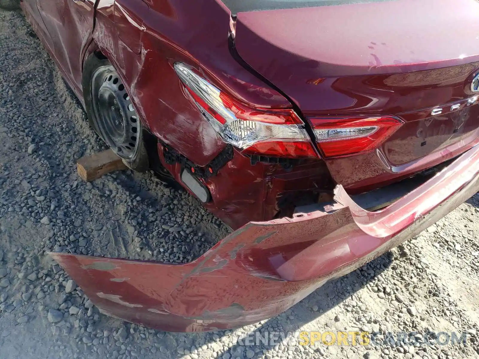 9 Photograph of a damaged car 4T1C31AK7LU527388 TOYOTA CAMRY 2020