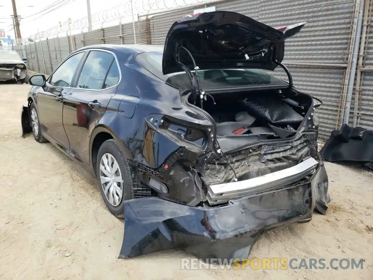 3 Photograph of a damaged car 4T1C31AK7LU537208 TOYOTA CAMRY 2020