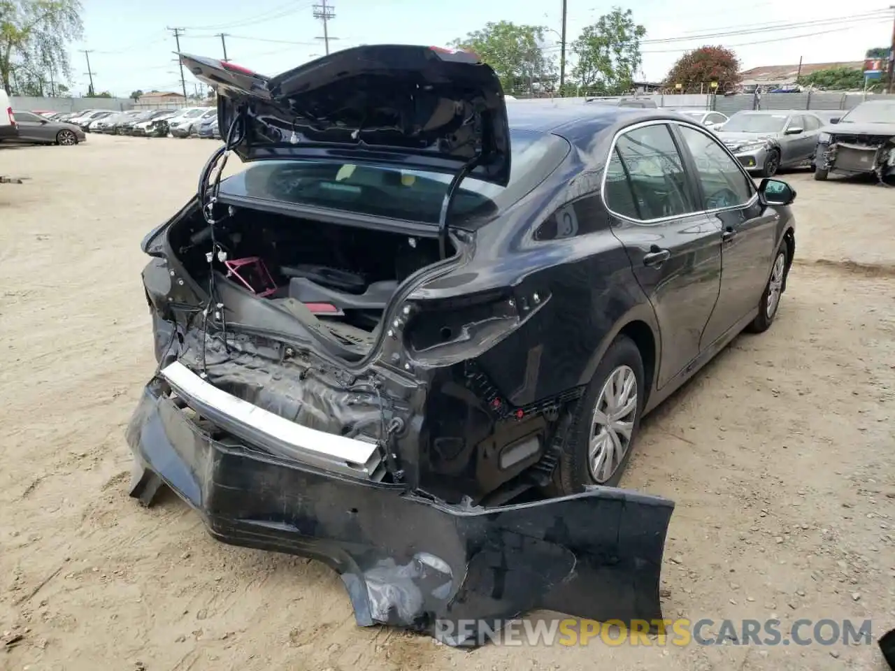 4 Photograph of a damaged car 4T1C31AK7LU537208 TOYOTA CAMRY 2020