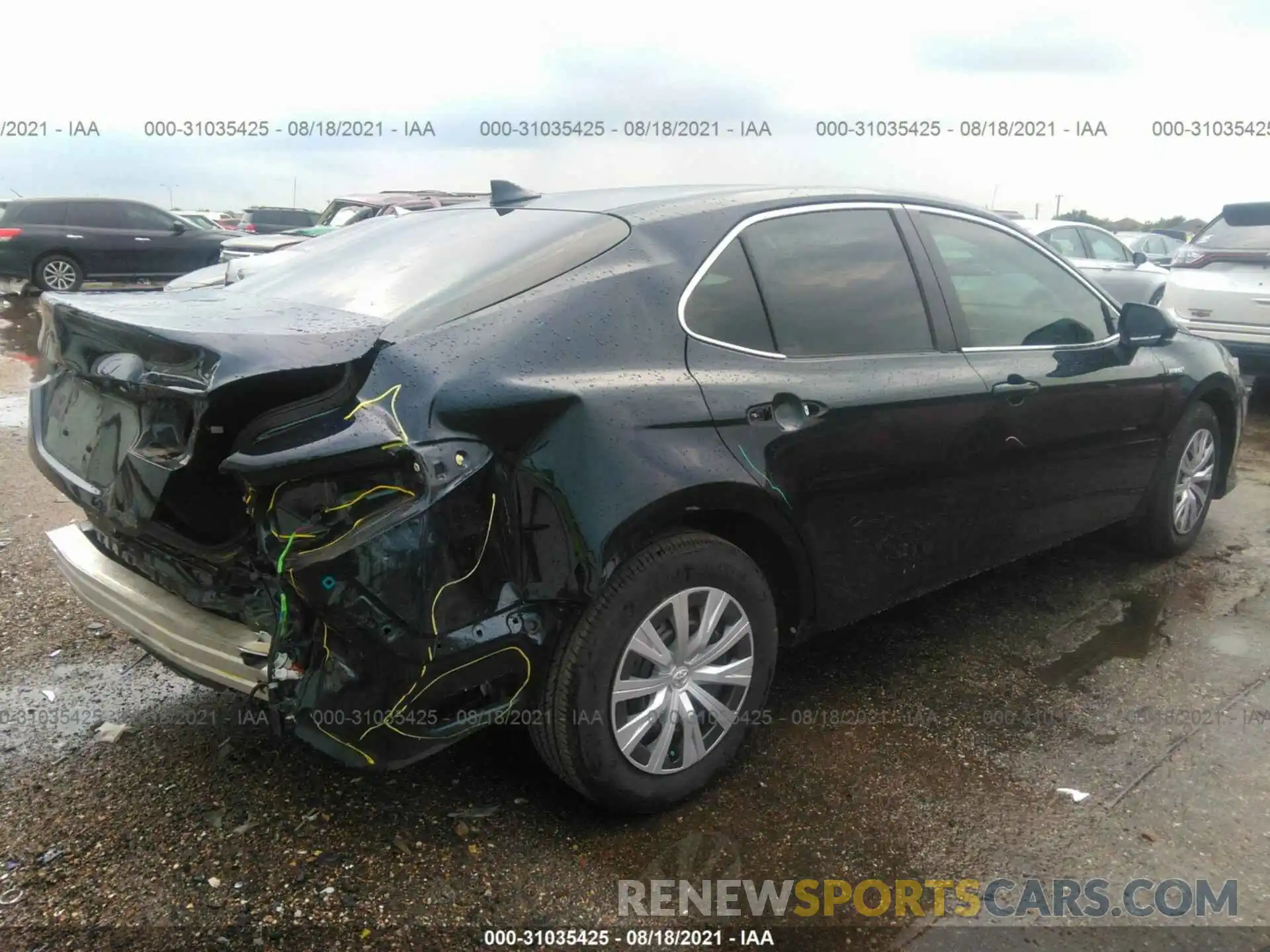 4 Photograph of a damaged car 4T1C31AK7LU542540 TOYOTA CAMRY 2020