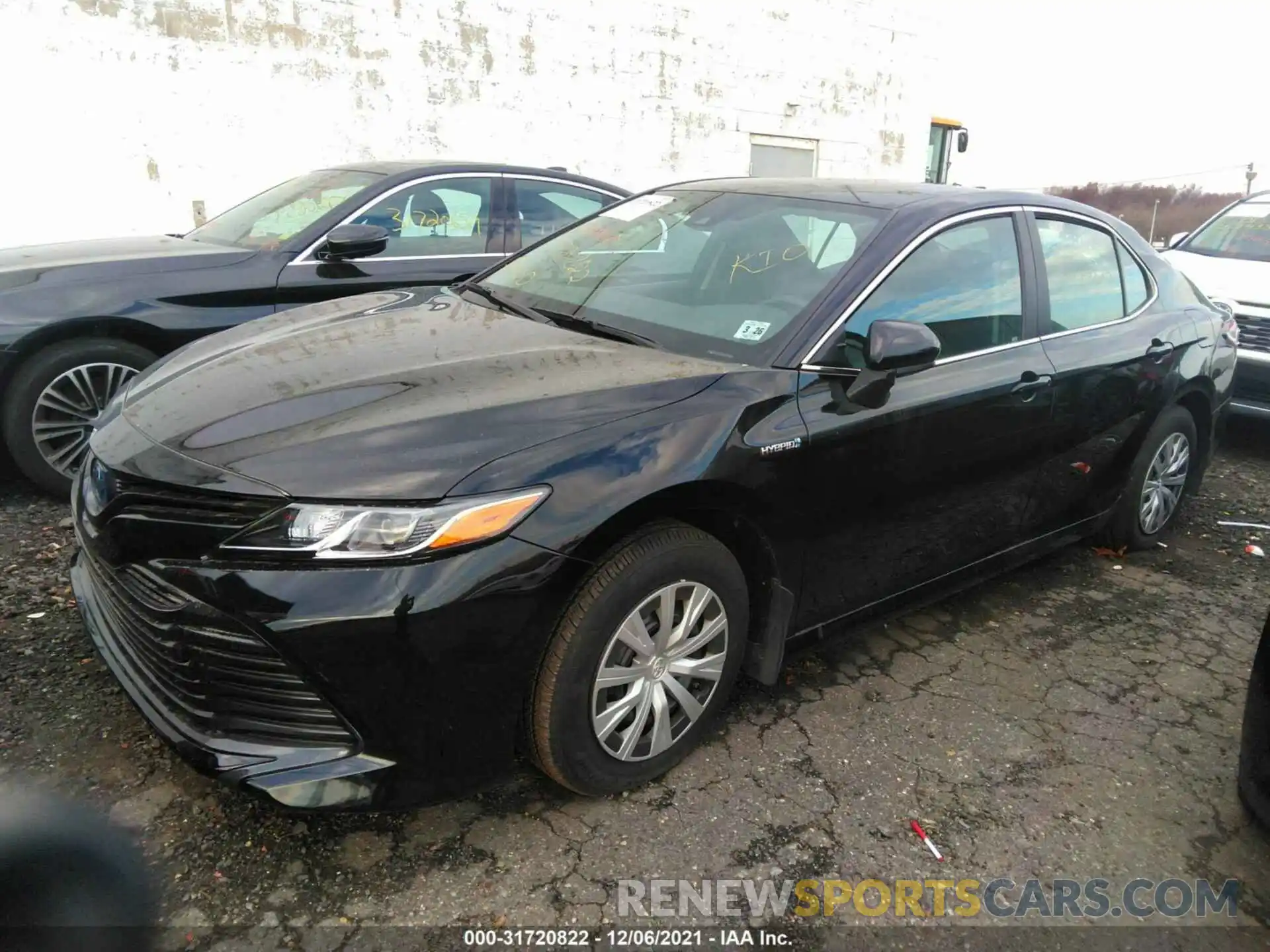 2 Photograph of a damaged car 4T1C31AK8LU525293 TOYOTA CAMRY 2020