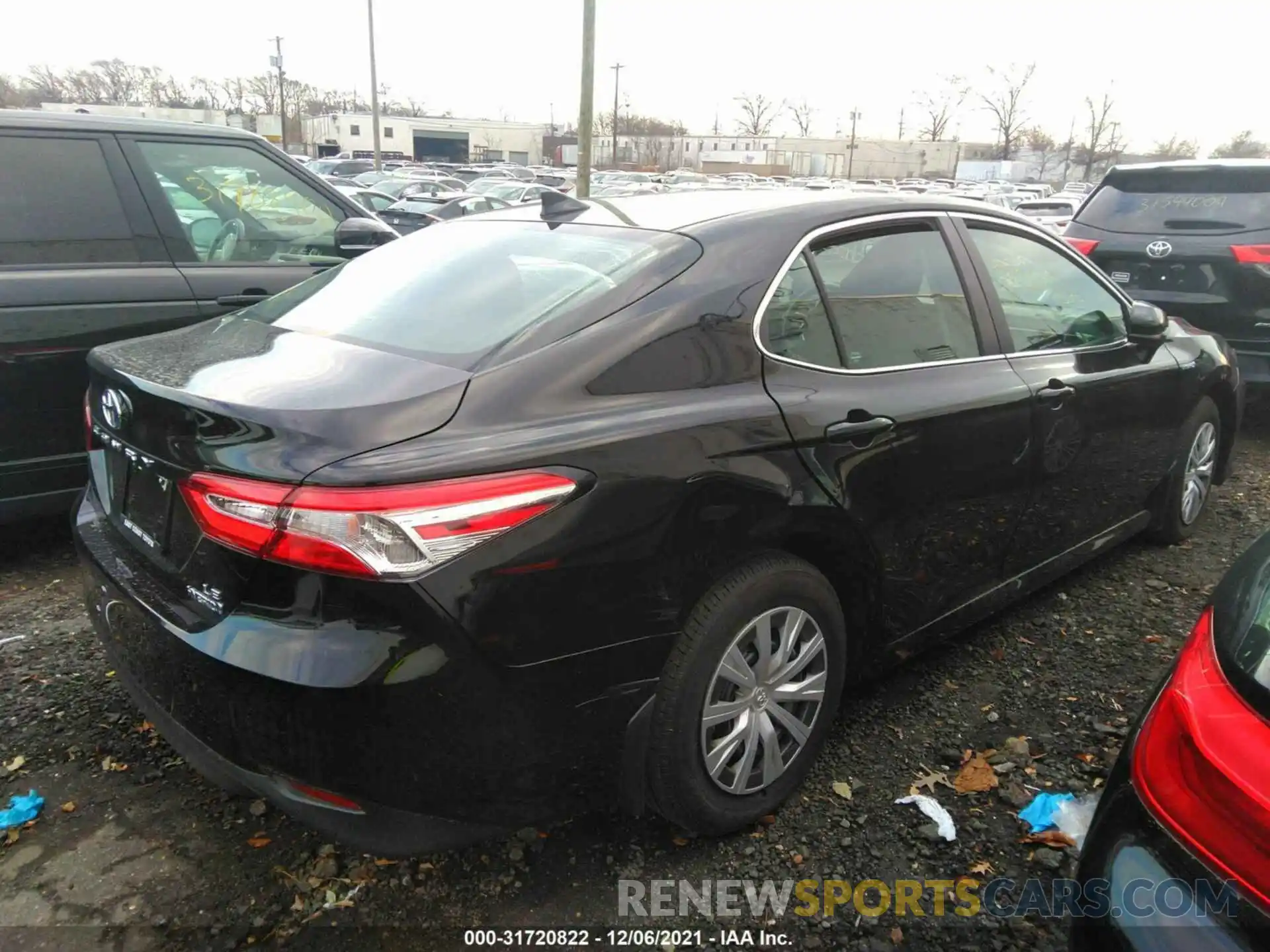 4 Photograph of a damaged car 4T1C31AK8LU525293 TOYOTA CAMRY 2020