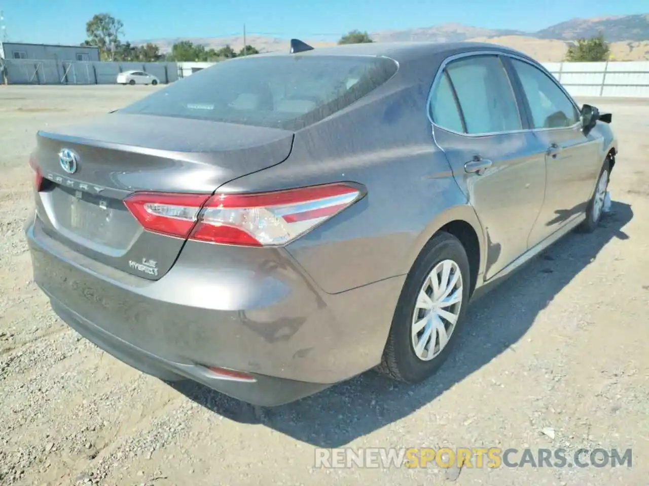 4 Photograph of a damaged car 4T1C31AK8LU534138 TOYOTA CAMRY 2020