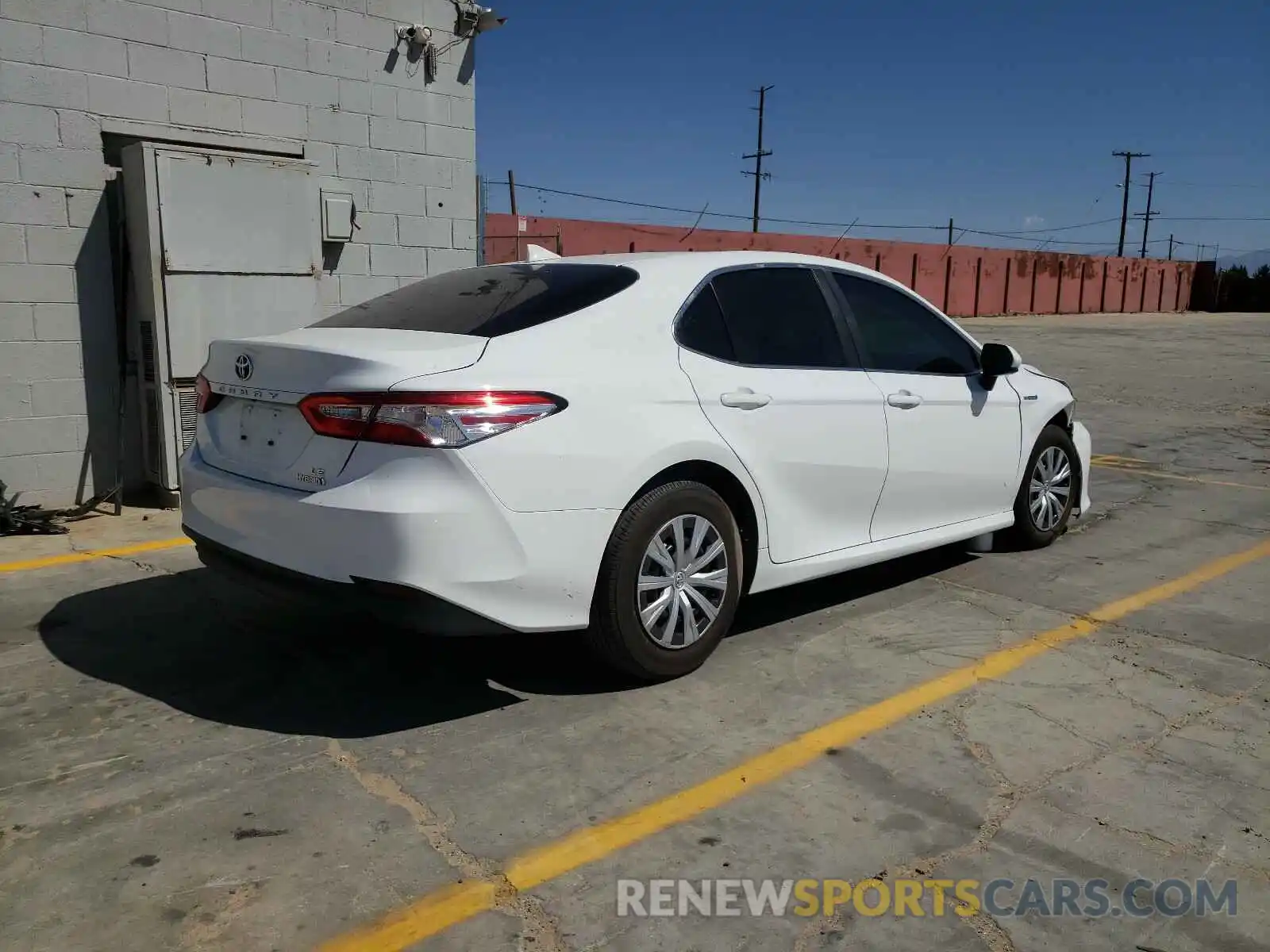 4 Photograph of a damaged car 4T1C31AK8LU538447 TOYOTA CAMRY 2020