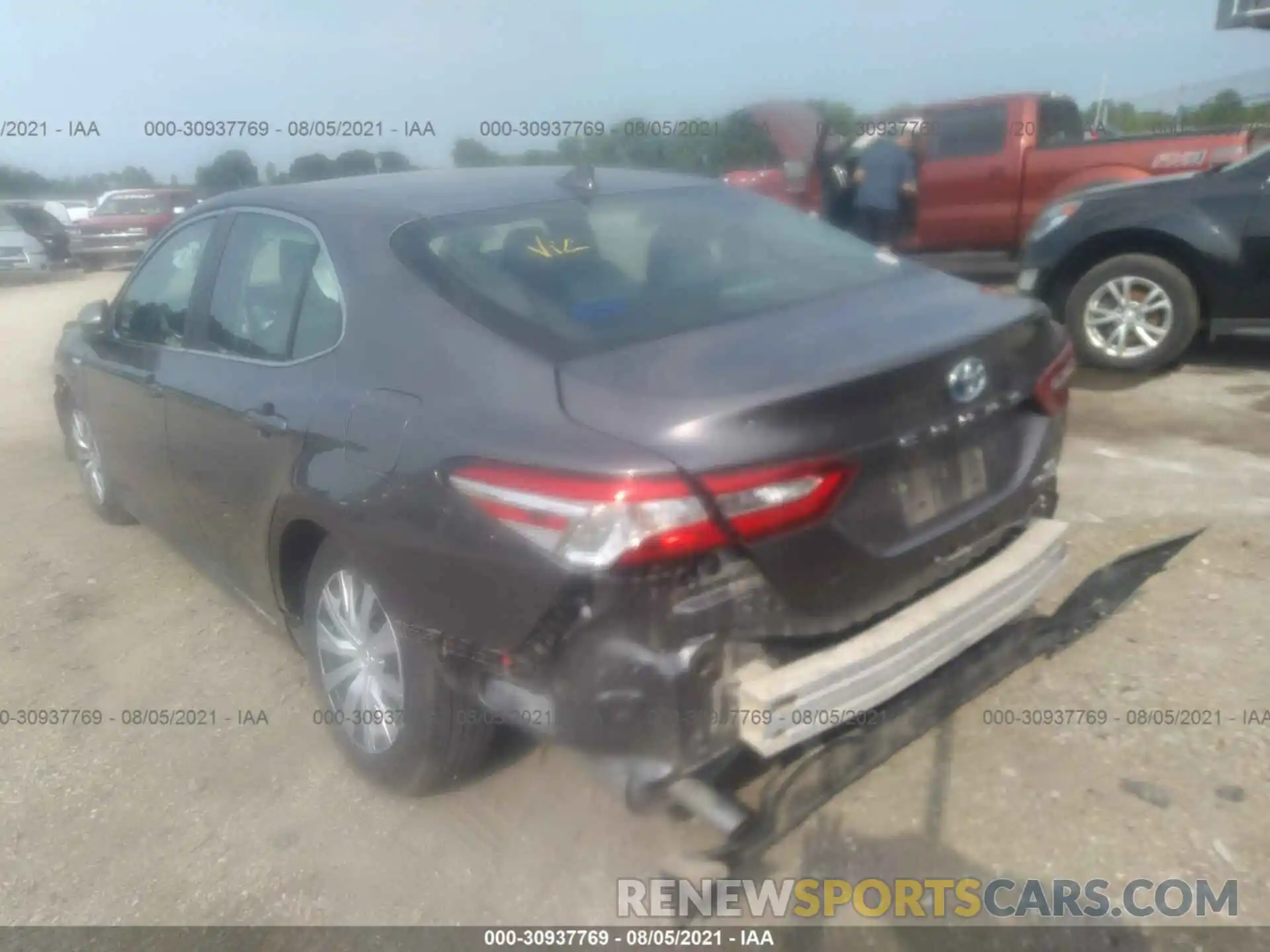 3 Photograph of a damaged car 4T1C31AK8LU538514 TOYOTA CAMRY 2020