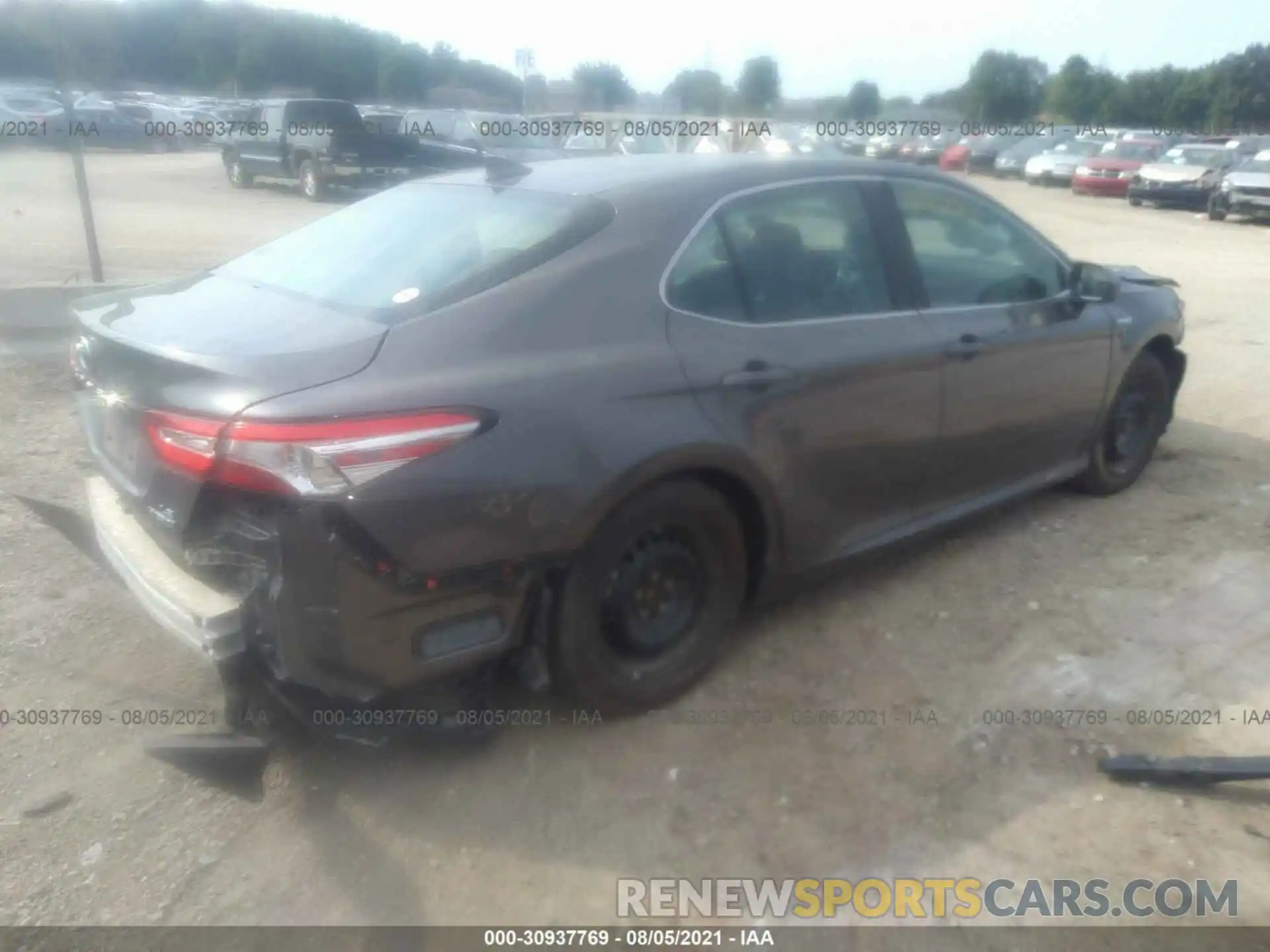 4 Photograph of a damaged car 4T1C31AK8LU538514 TOYOTA CAMRY 2020