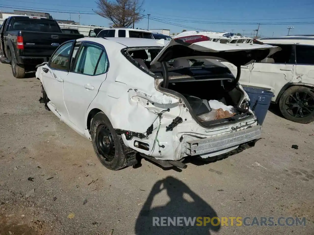 3 Photograph of a damaged car 4T1C31AK8LU540814 TOYOTA CAMRY 2020