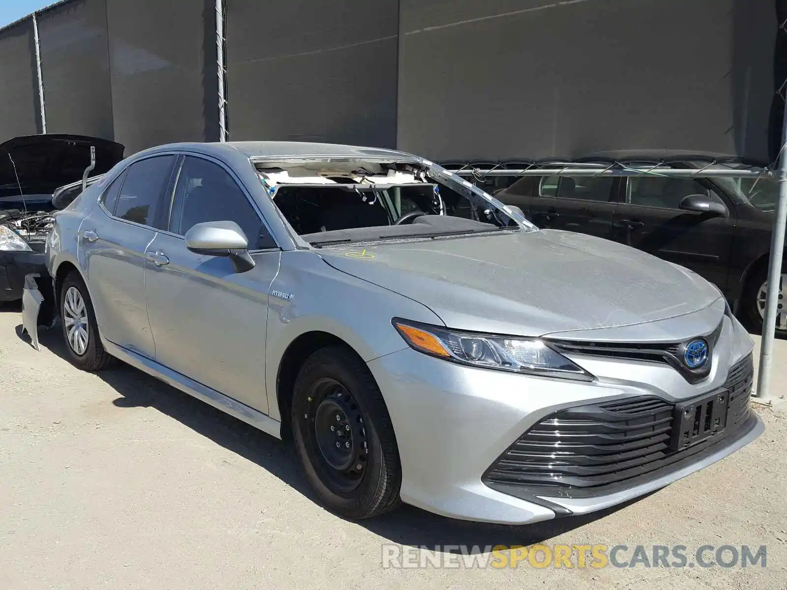 1 Photograph of a damaged car 4T1C31AK9LU013753 TOYOTA CAMRY 2020