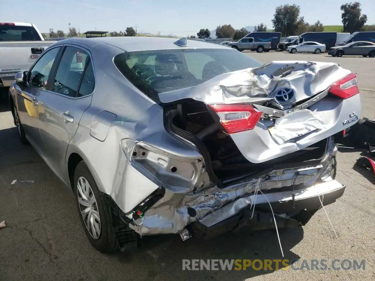 3 Photograph of a damaged car 4T1C31AK9LU013882 TOYOTA CAMRY 2020