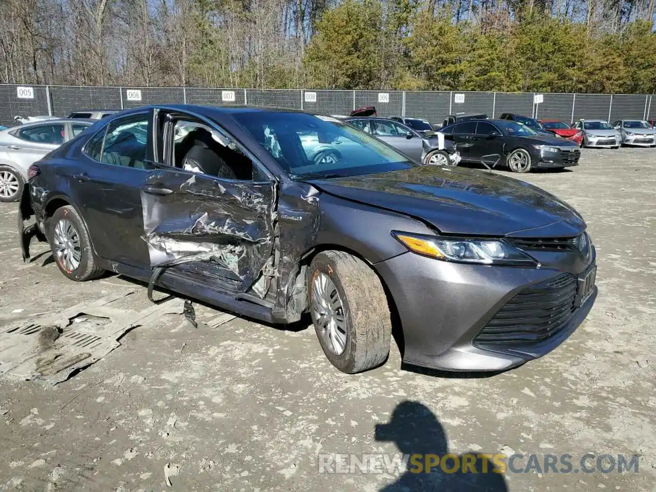 4 Photograph of a damaged car 4T1C31AK9LU015759 TOYOTA CAMRY 2020