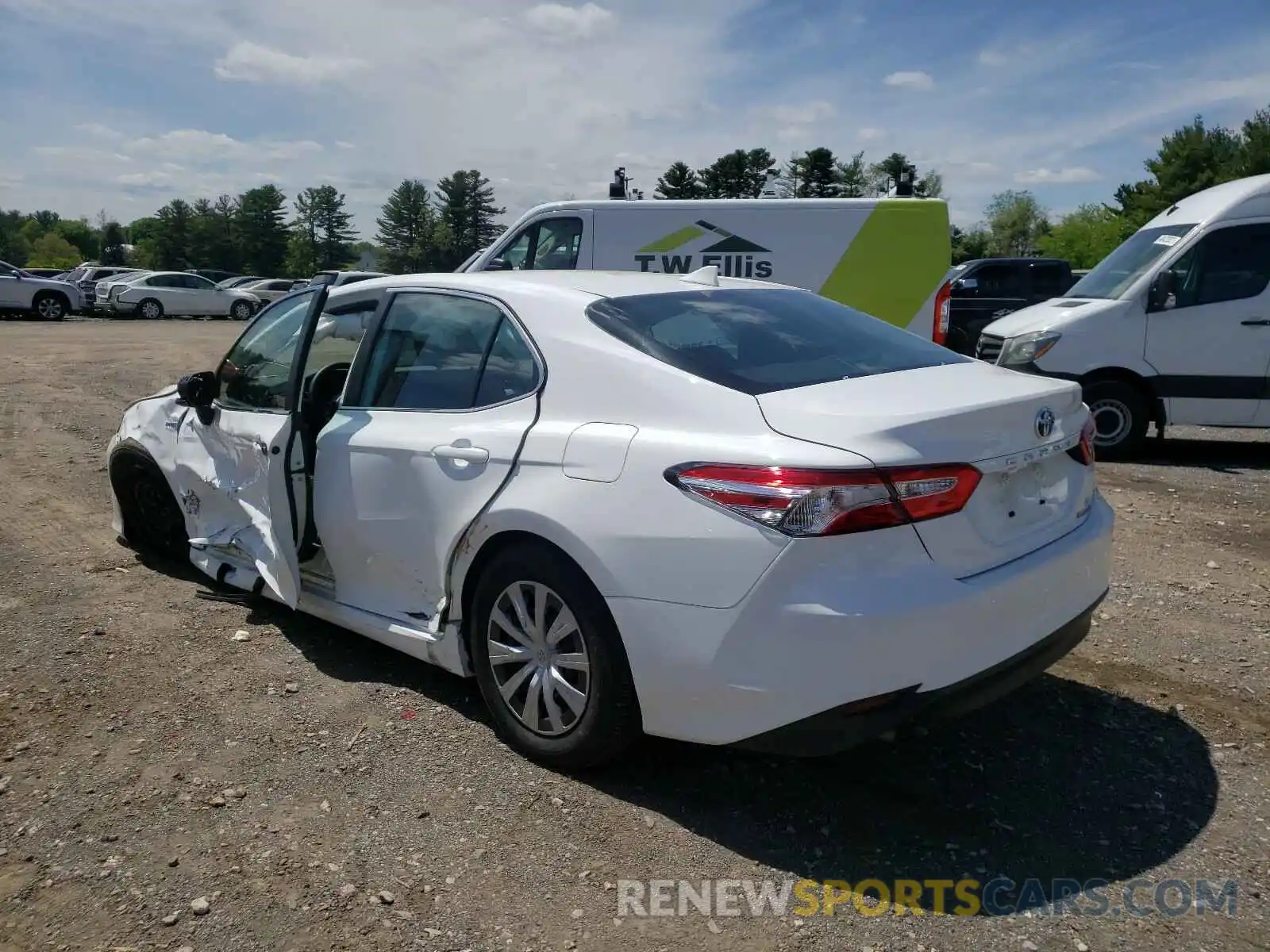 3 Photograph of a damaged car 4T1C31AK9LU018385 TOYOTA CAMRY 2020