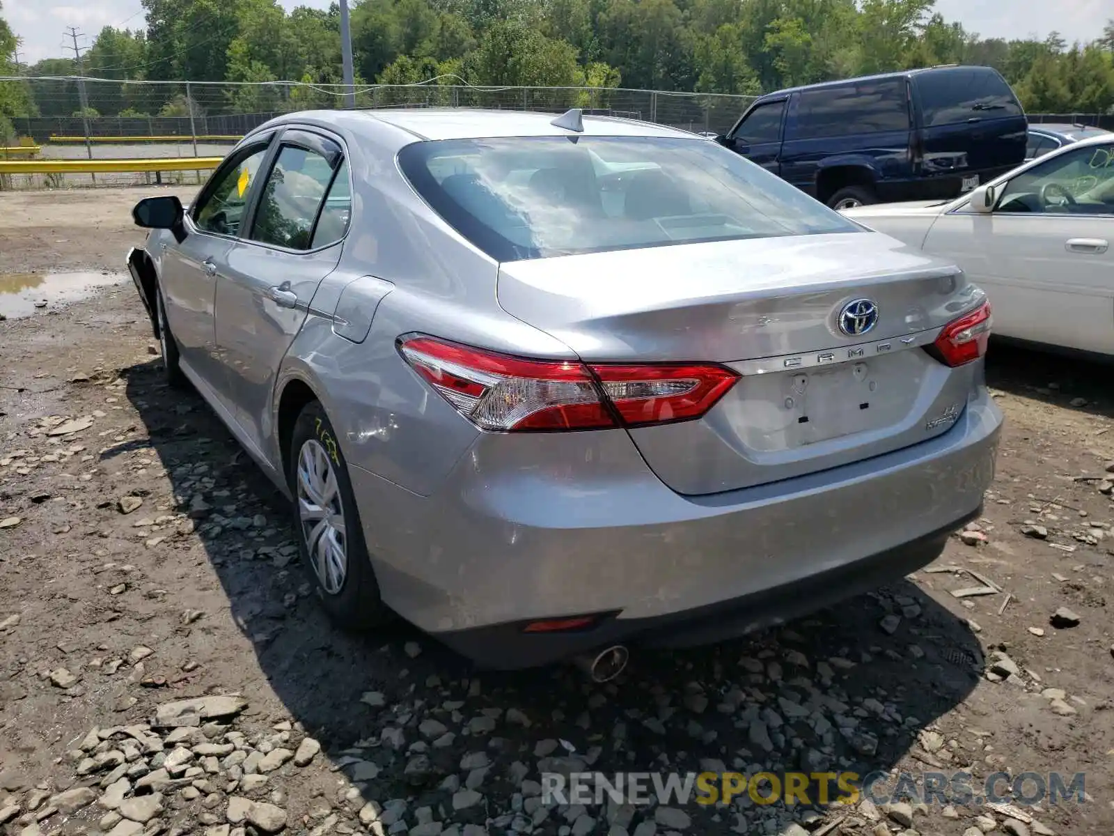 3 Photograph of a damaged car 4T1C31AK9LU018919 TOYOTA CAMRY 2020