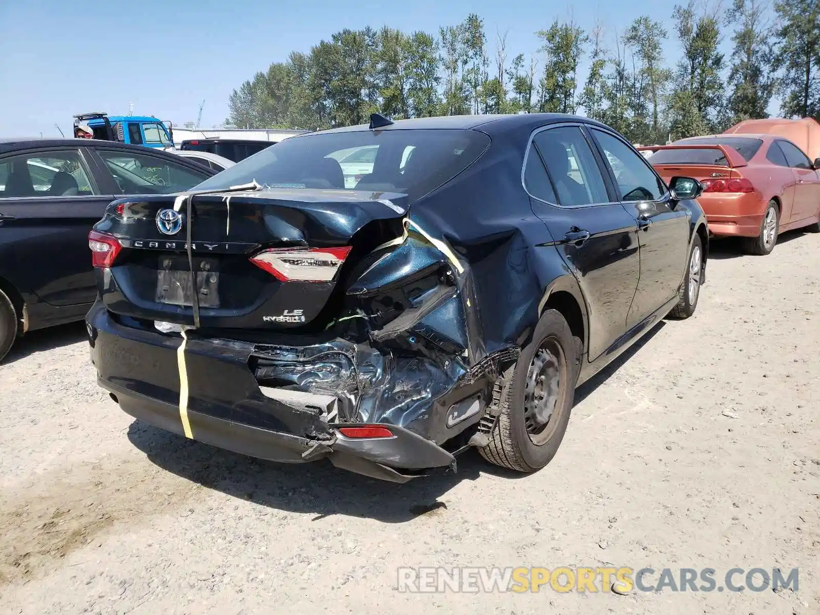 4 Photograph of a damaged car 4T1C31AK9LU518384 TOYOTA CAMRY 2020