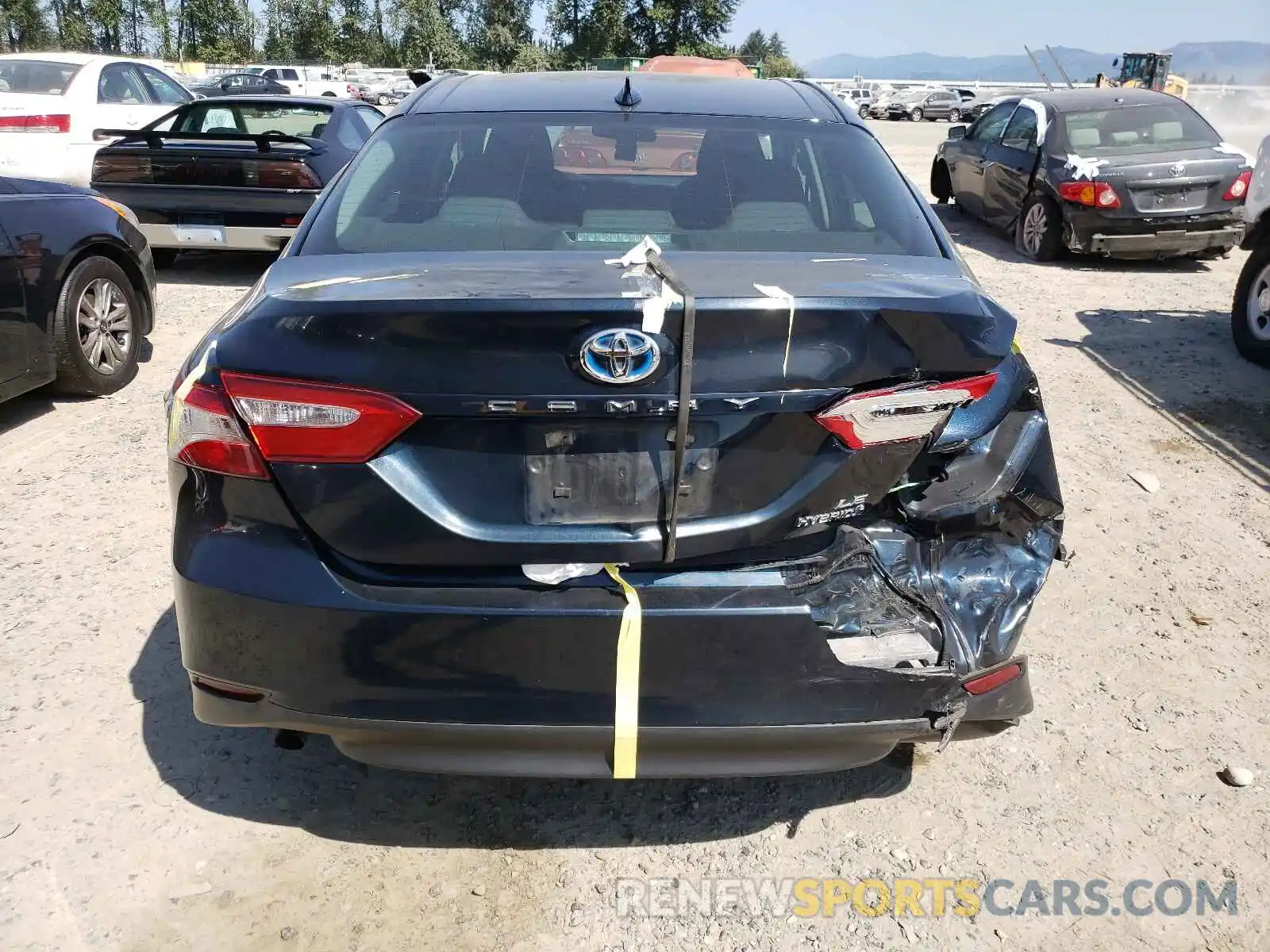 9 Photograph of a damaged car 4T1C31AK9LU518384 TOYOTA CAMRY 2020