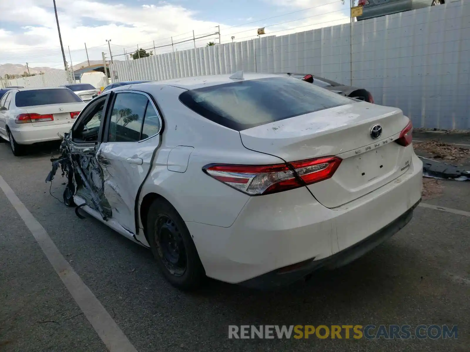 3 Photograph of a damaged car 4T1C31AK9LU528025 TOYOTA CAMRY 2020