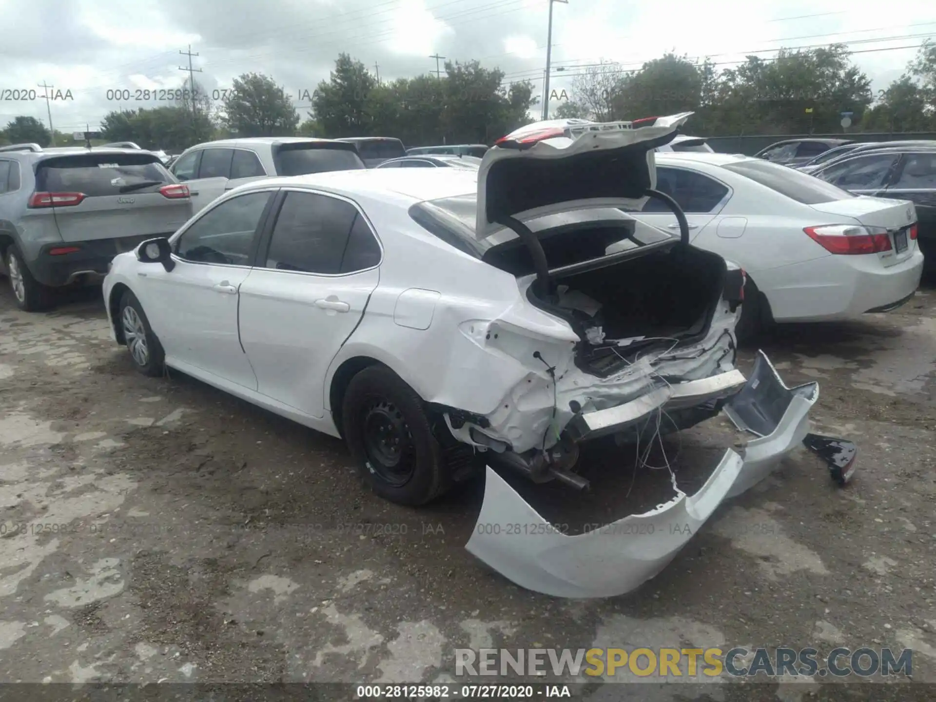 3 Photograph of a damaged car 4T1C31AK9LU533600 TOYOTA CAMRY 2020