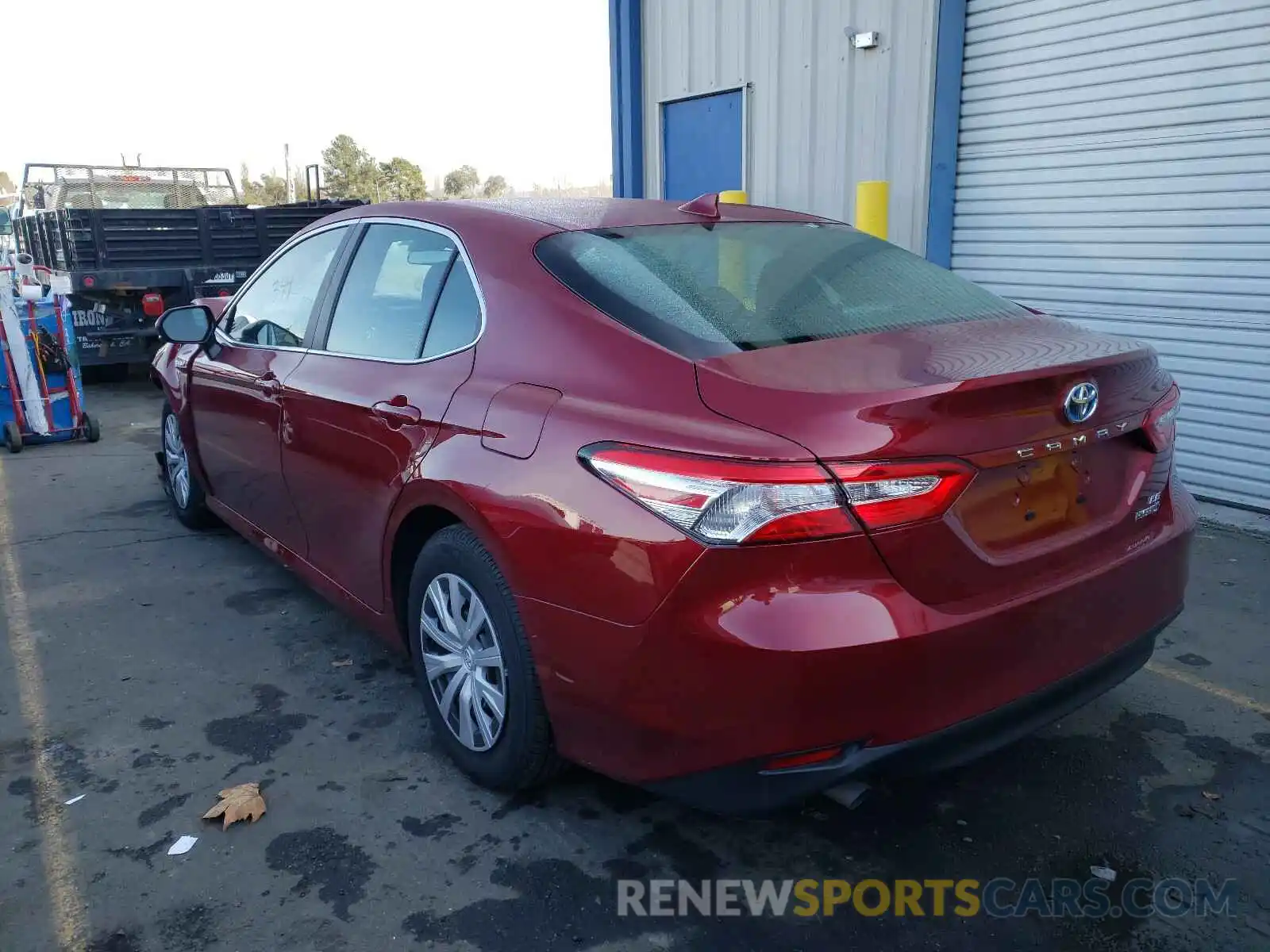 3 Photograph of a damaged car 4T1C31AK9LU533631 TOYOTA CAMRY 2020