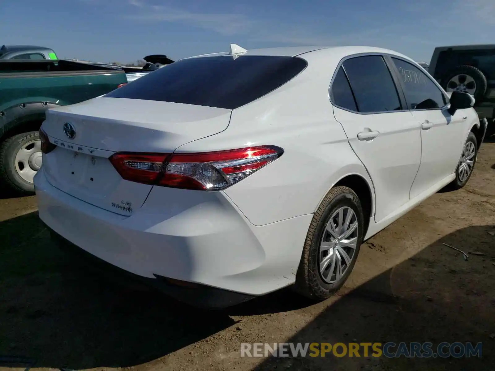 4 Photograph of a damaged car 4T1C31AK9LU533967 TOYOTA CAMRY 2020