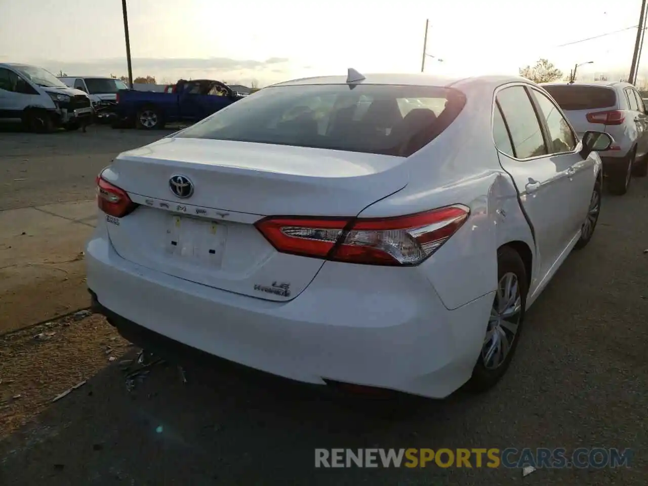 4 Photograph of a damaged car 4T1C31AK9LU545293 TOYOTA CAMRY 2020