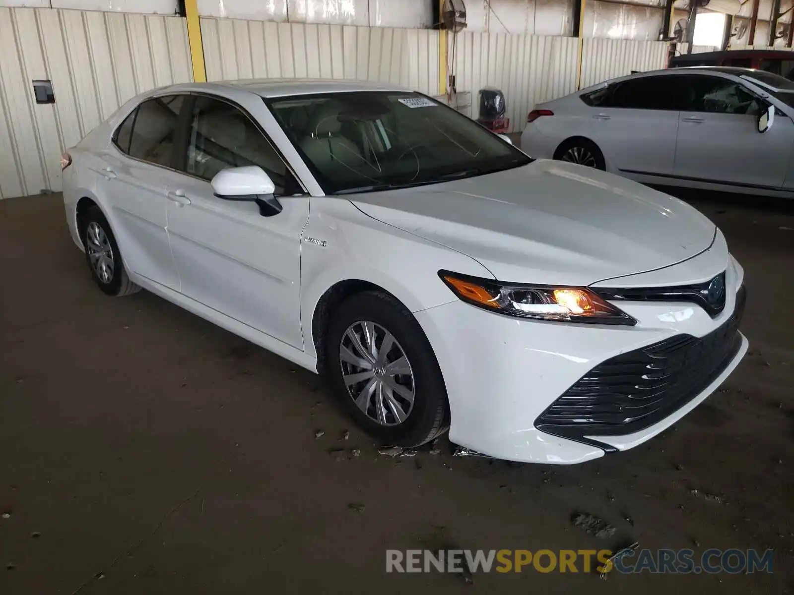 1 Photograph of a damaged car 4T1C31AKXLU010666 TOYOTA CAMRY 2020