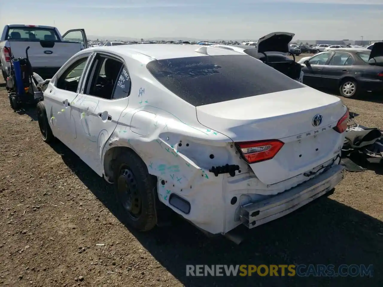 3 Photograph of a damaged car 4T1C31AKXLU011364 TOYOTA CAMRY 2020