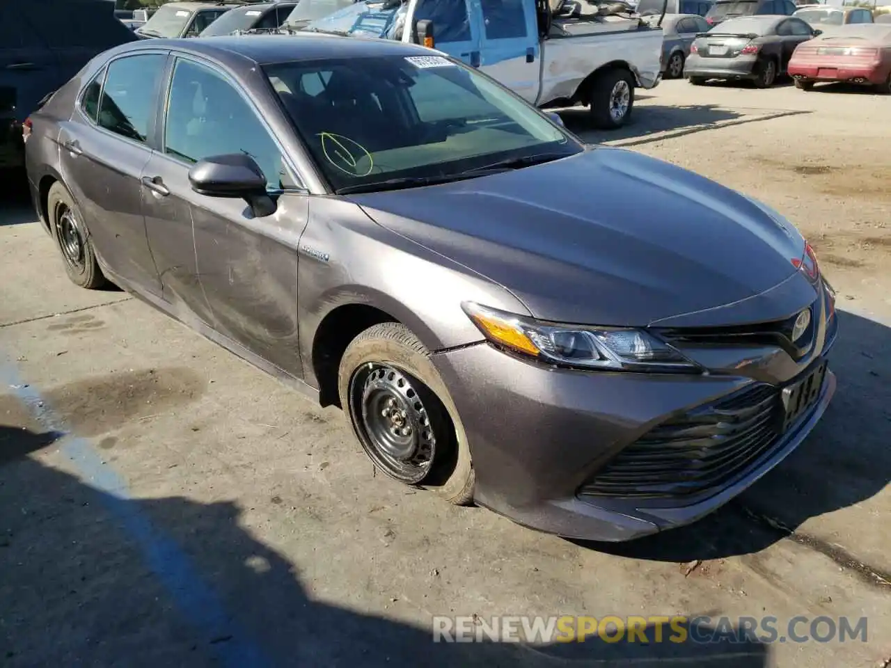 1 Photograph of a damaged car 4T1C31AKXLU011431 TOYOTA CAMRY 2020