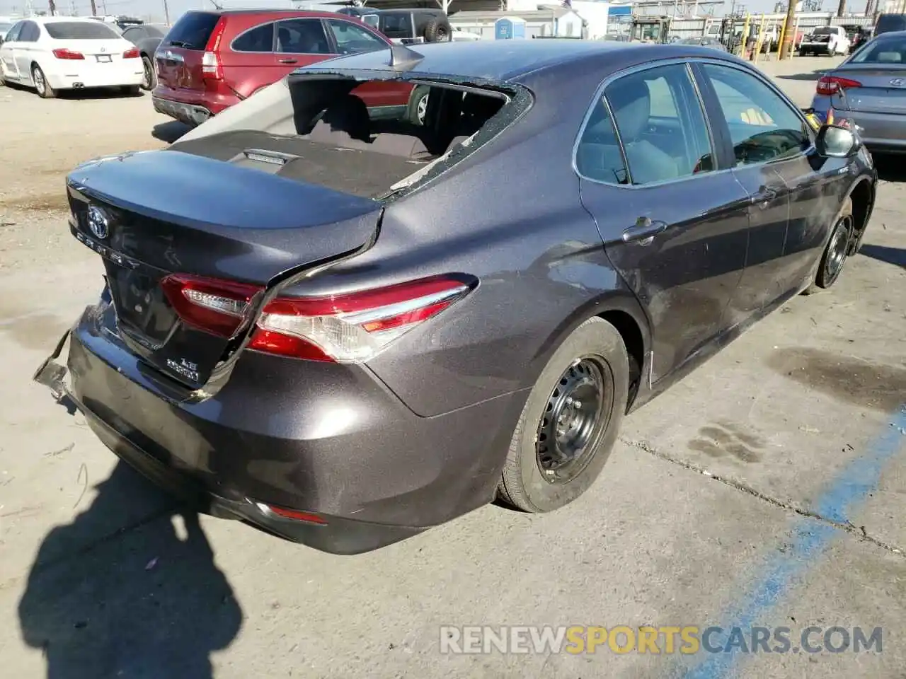 4 Photograph of a damaged car 4T1C31AKXLU011431 TOYOTA CAMRY 2020