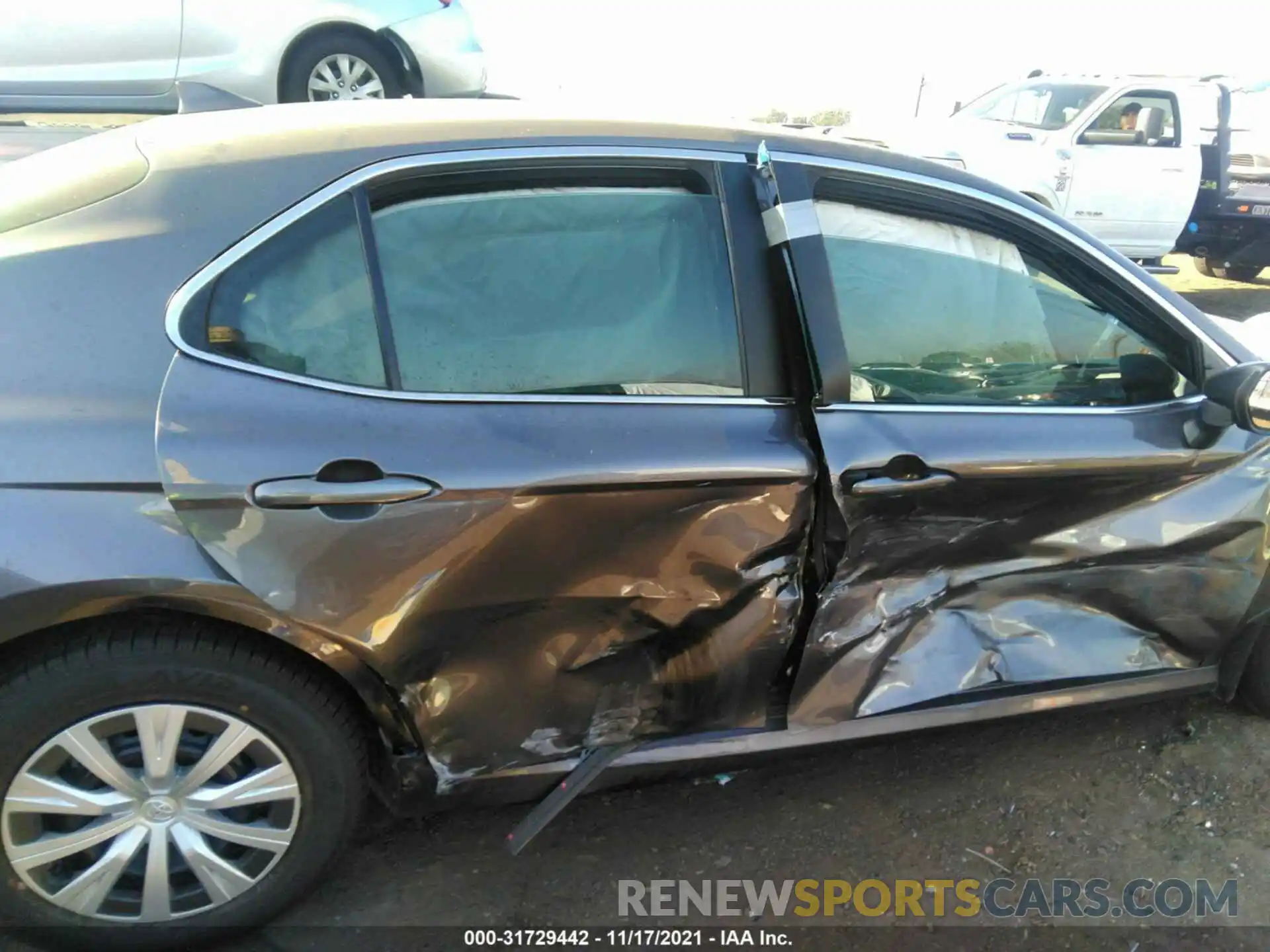 6 Photograph of a damaged car 4T1C31AKXLU013289 TOYOTA CAMRY 2020