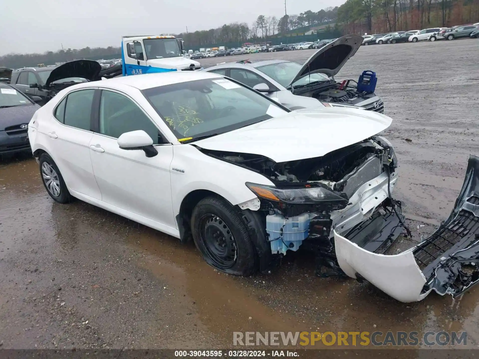 1 Photograph of a damaged car 4T1C31AKXLU520189 TOYOTA CAMRY 2020