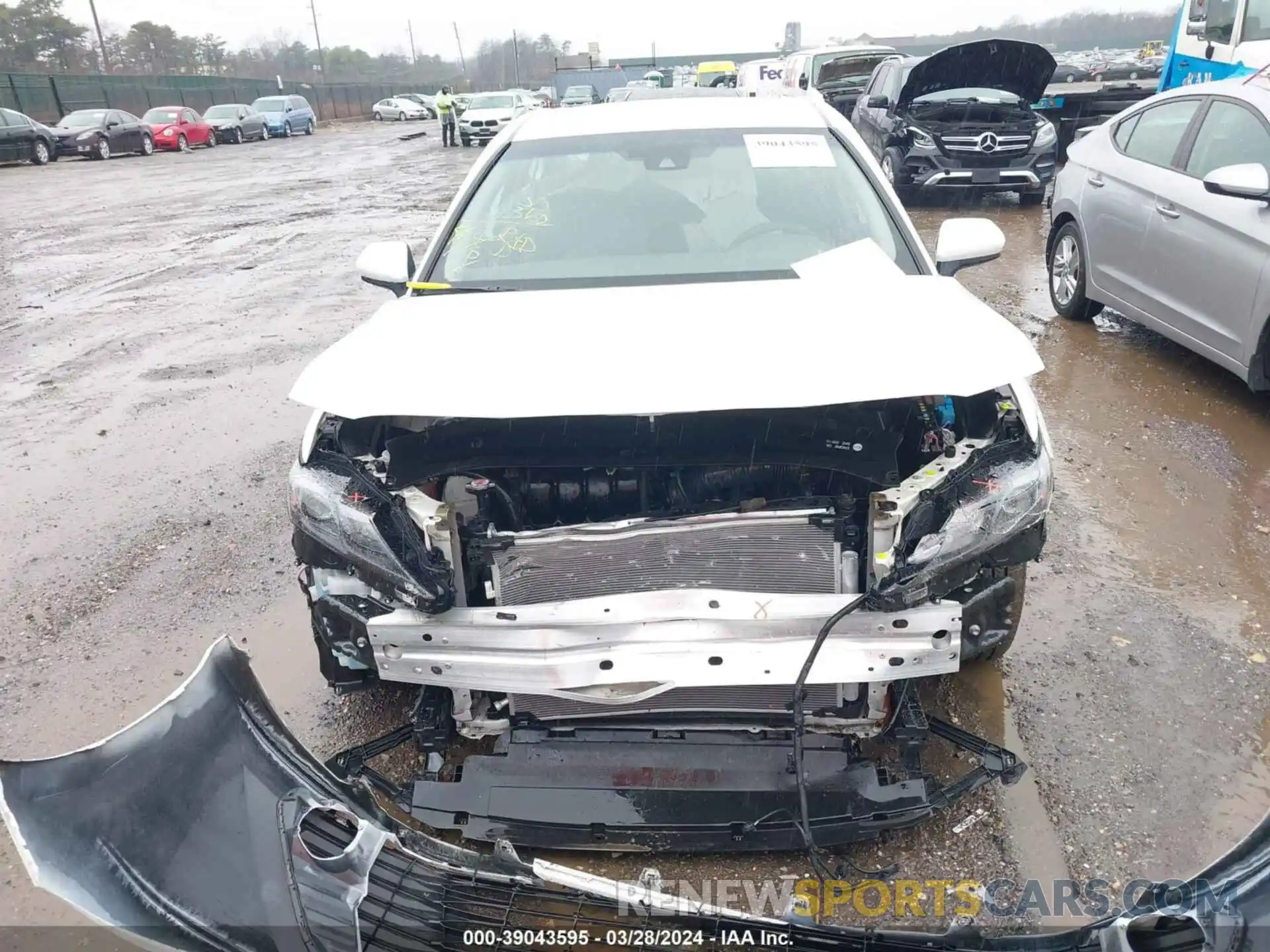 12 Photograph of a damaged car 4T1C31AKXLU520189 TOYOTA CAMRY 2020