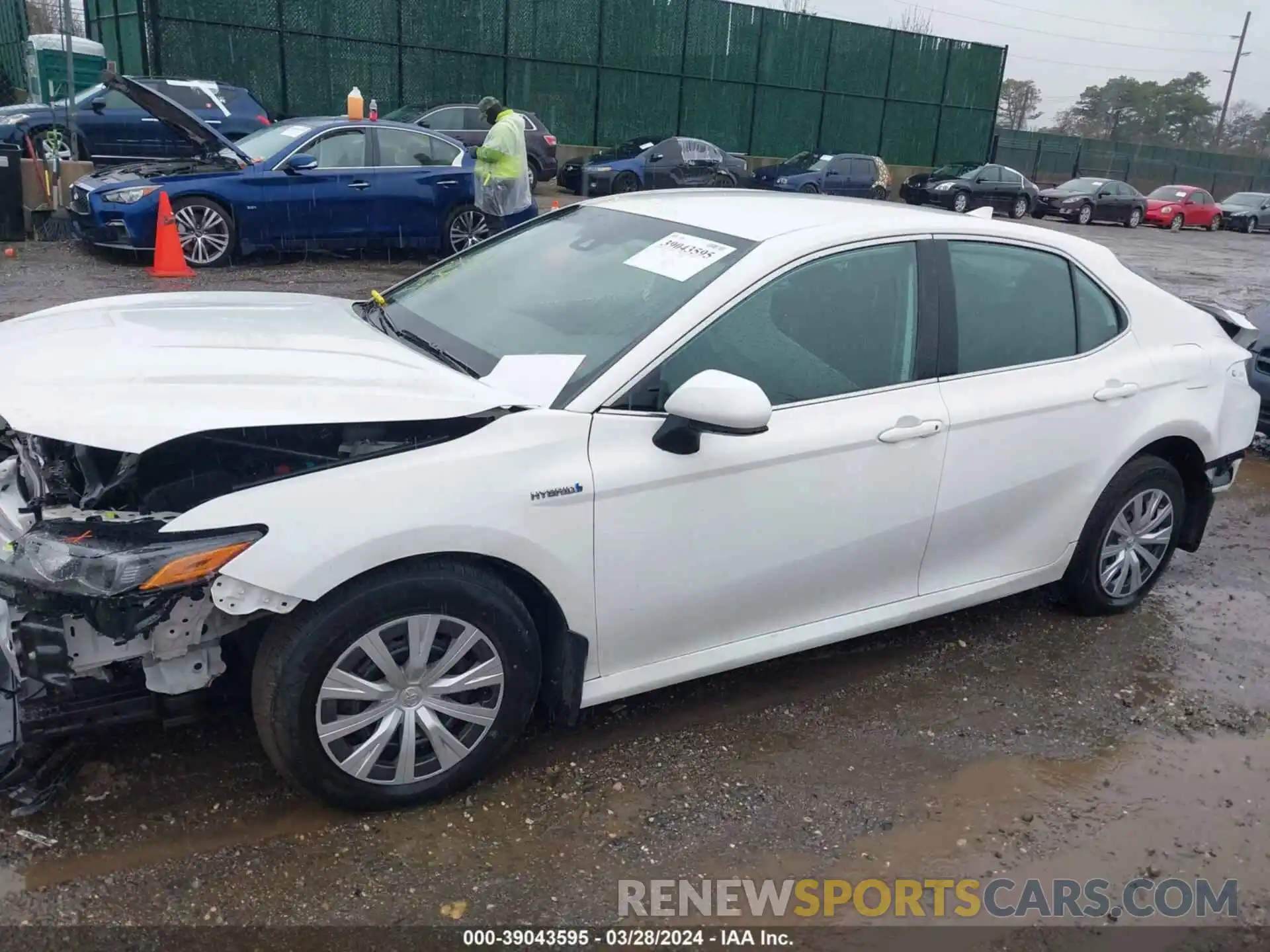 14 Photograph of a damaged car 4T1C31AKXLU520189 TOYOTA CAMRY 2020