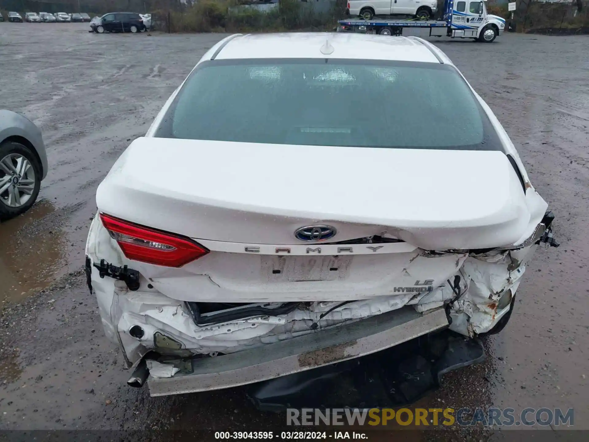 16 Photograph of a damaged car 4T1C31AKXLU520189 TOYOTA CAMRY 2020