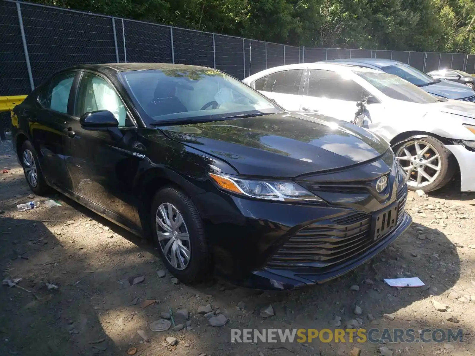 1 Photograph of a damaged car 4T1C31AKXLU520998 TOYOTA CAMRY 2020