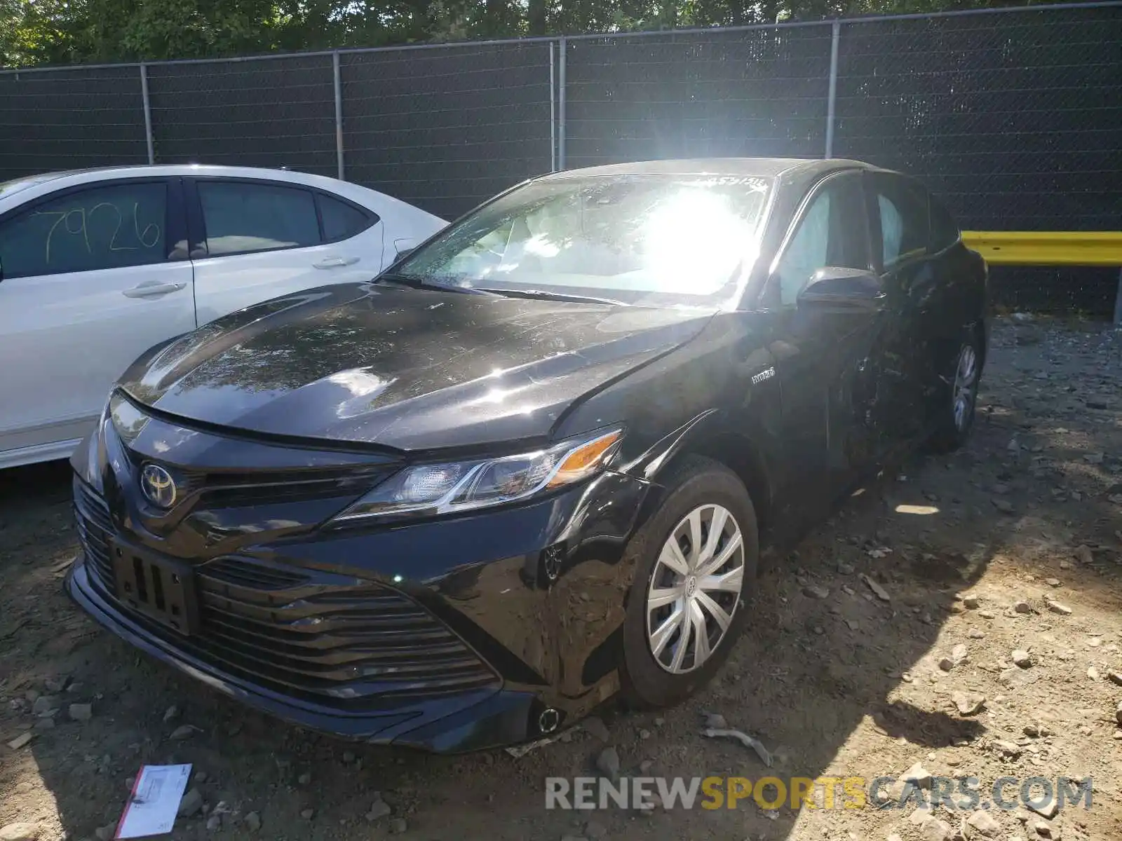 2 Photograph of a damaged car 4T1C31AKXLU520998 TOYOTA CAMRY 2020