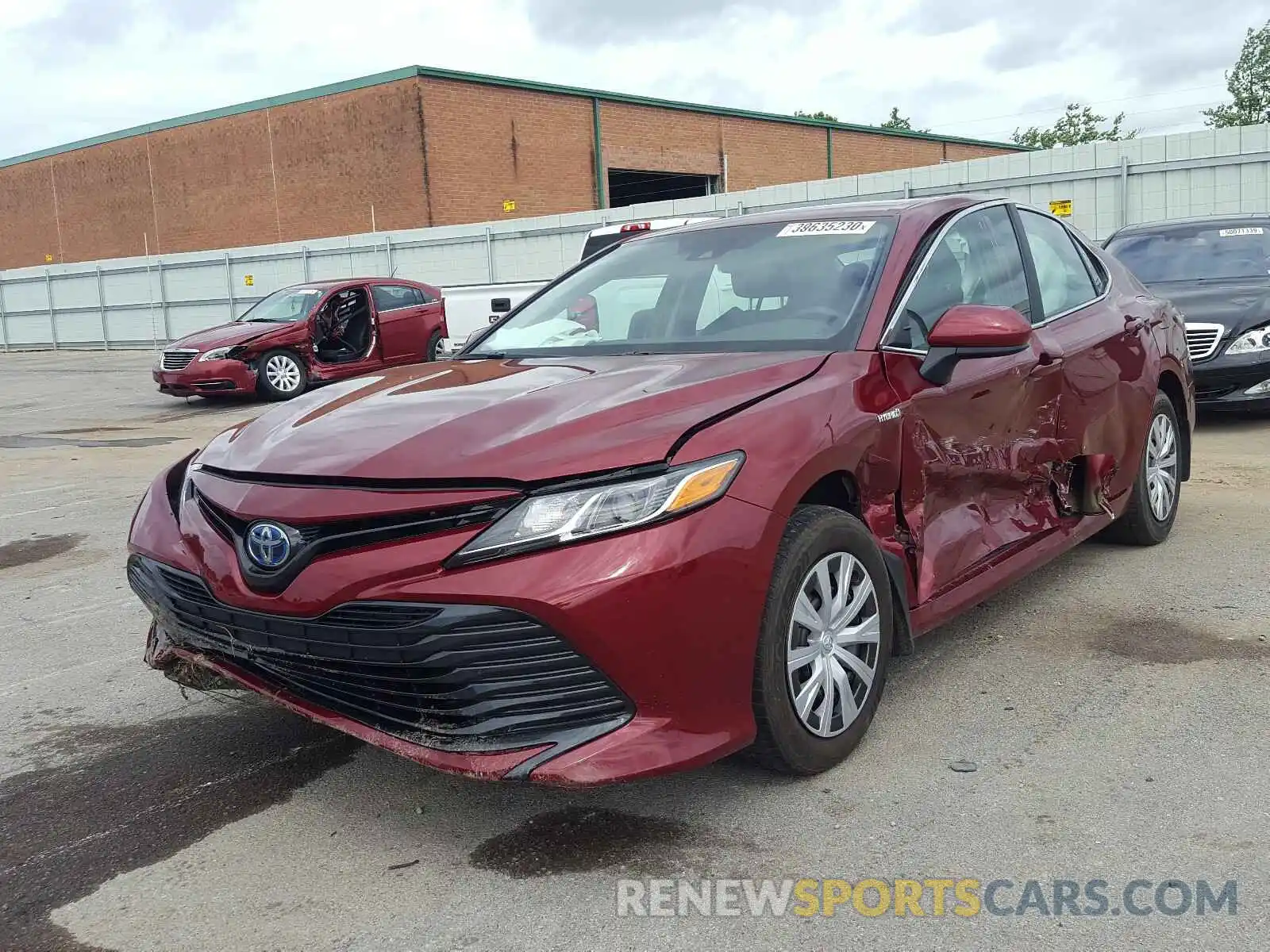 2 Photograph of a damaged car 4T1C31AKXLU524260 TOYOTA CAMRY 2020