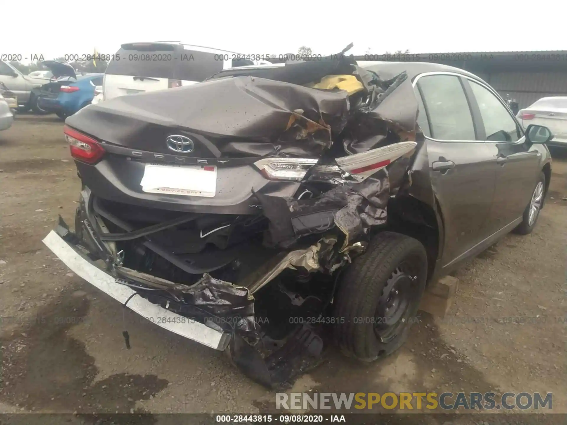 6 Photograph of a damaged car 4T1C31AKXLU525473 TOYOTA CAMRY 2020