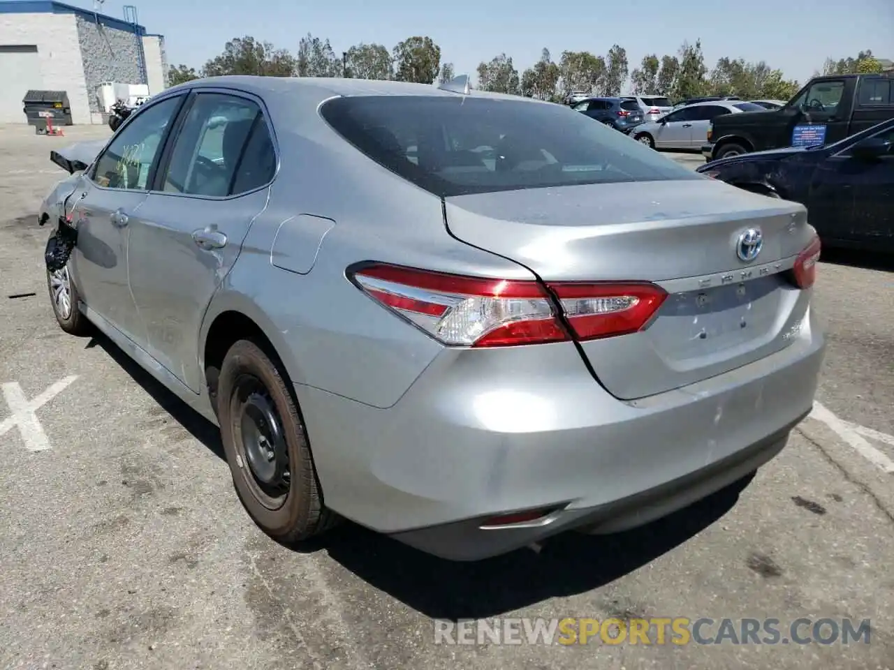 3 Photograph of a damaged car 4T1C31AKXLU528485 TOYOTA CAMRY 2020