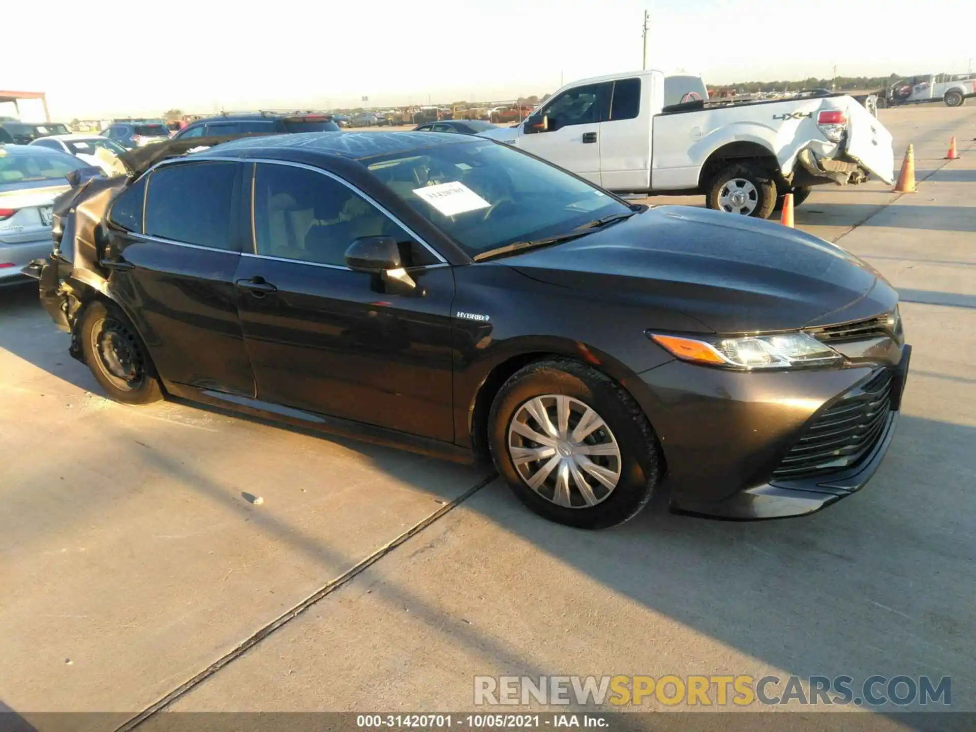 1 Photograph of a damaged car 4T1C31AKXLU530639 TOYOTA CAMRY 2020